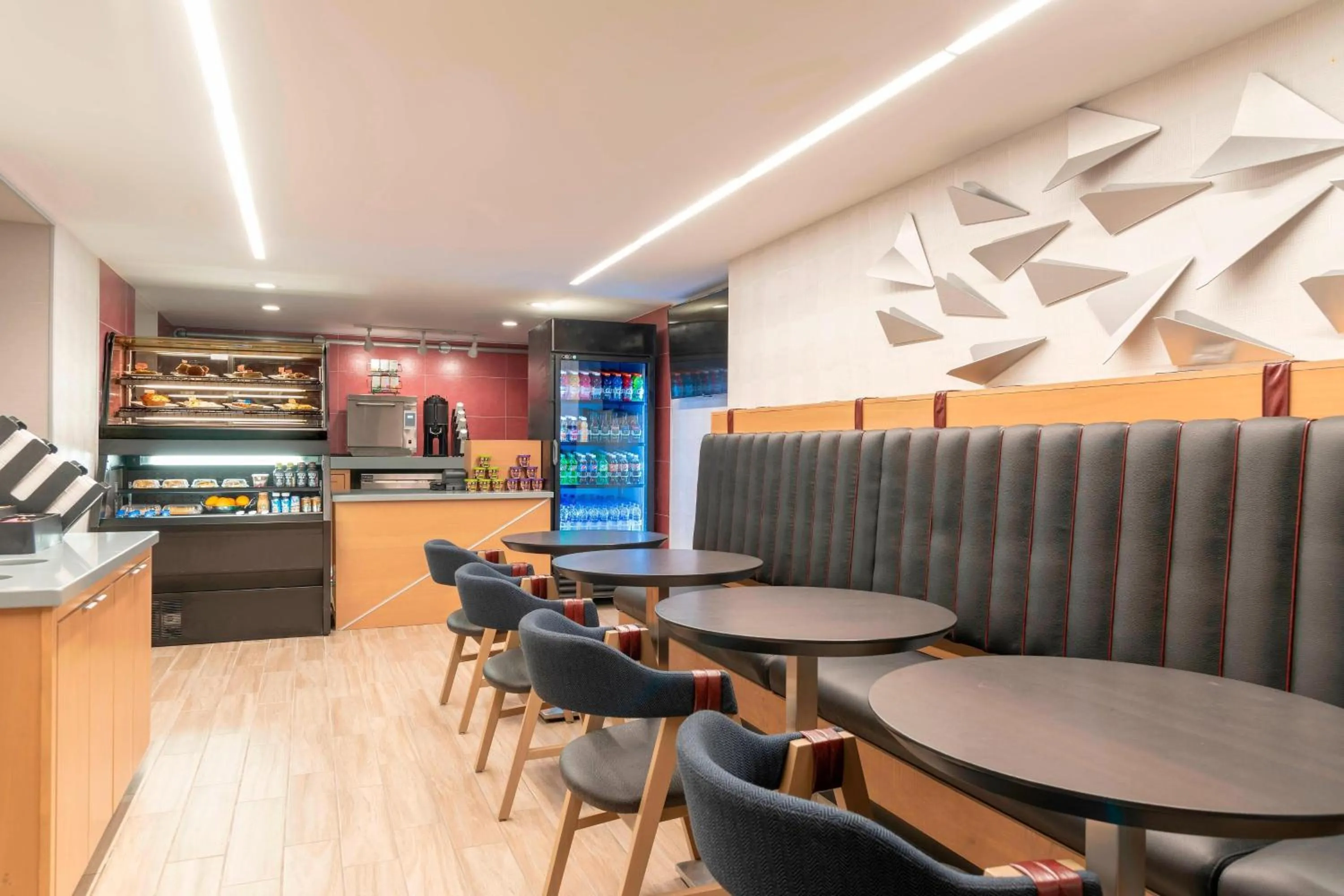 Restaurant/places to eat in Delta Hotels by Marriott Kalamazoo Conference Center