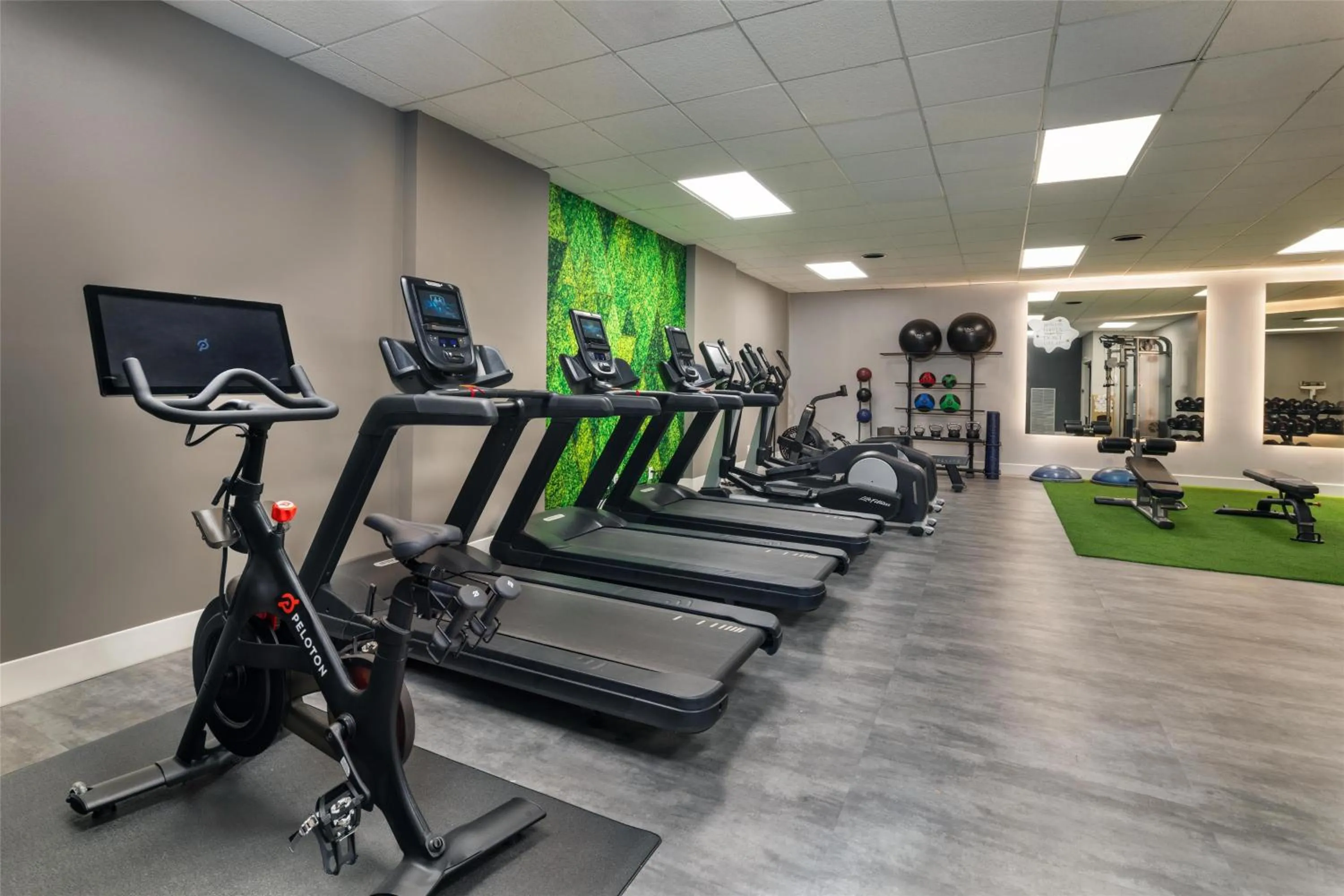 Fitness centre/facilities in Sonesta Resort Hilton Head Island