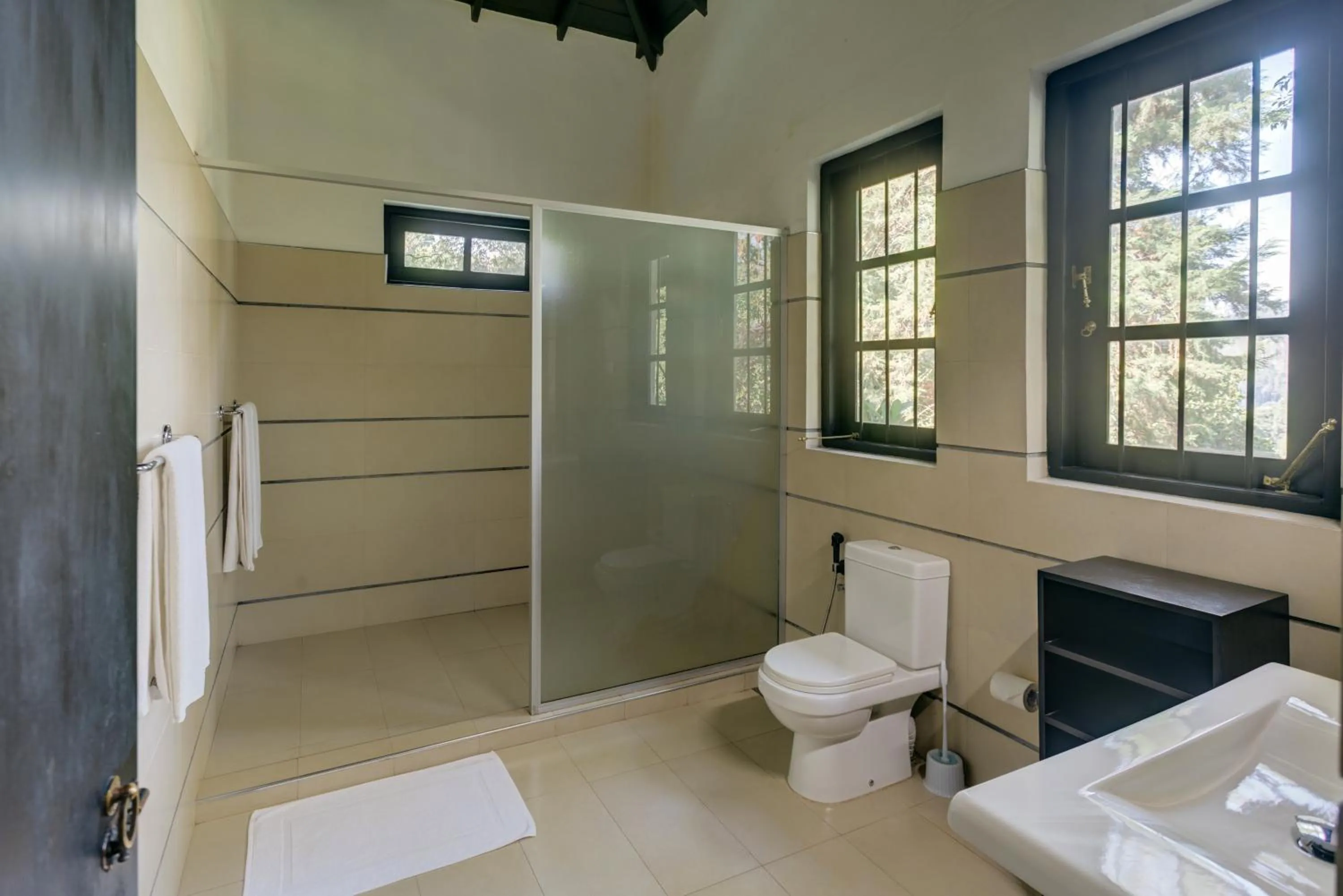 Toilet in Villa Republic Bandarawela (04 bedroom)