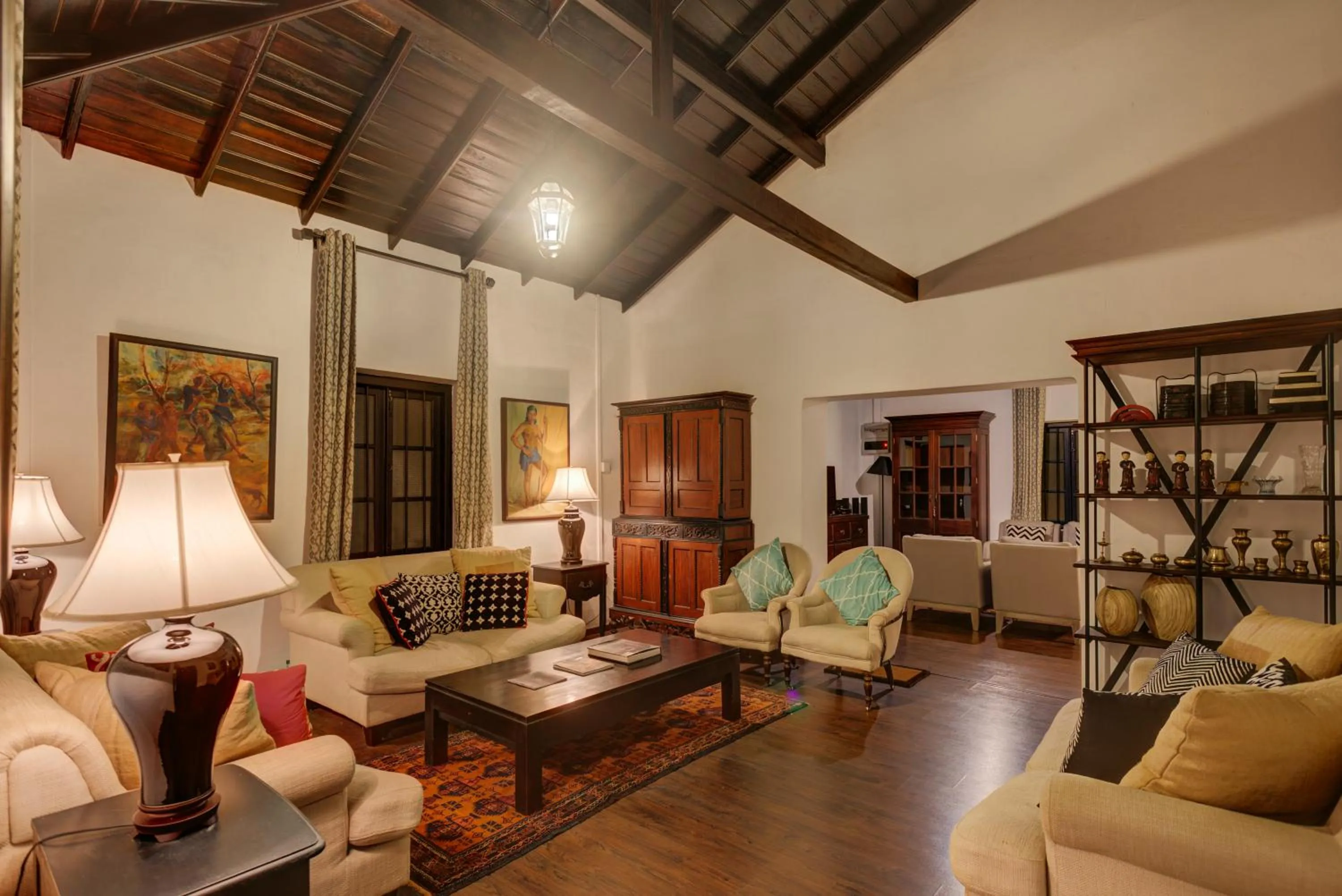 Communal lounge/ TV room in Villa Republic Bandarawela (04 bedroom)