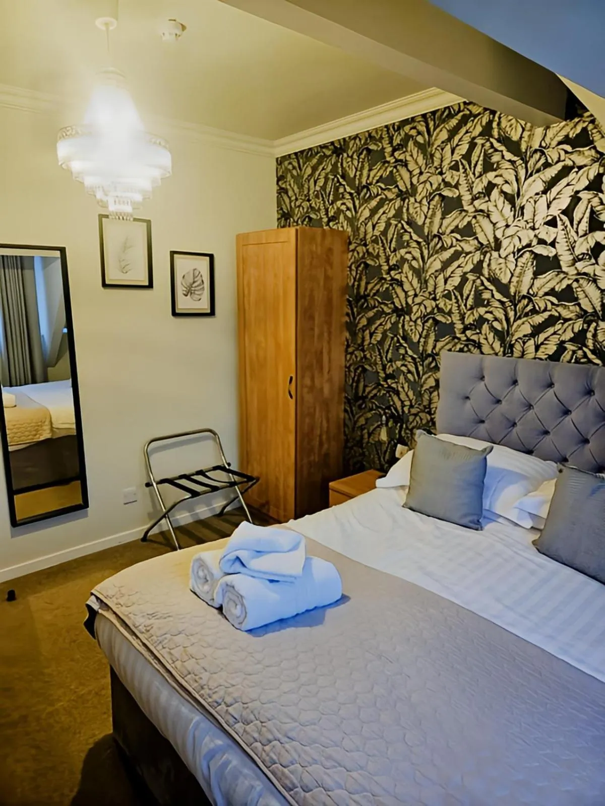 Photo of the whole room, Bed in The Coach House