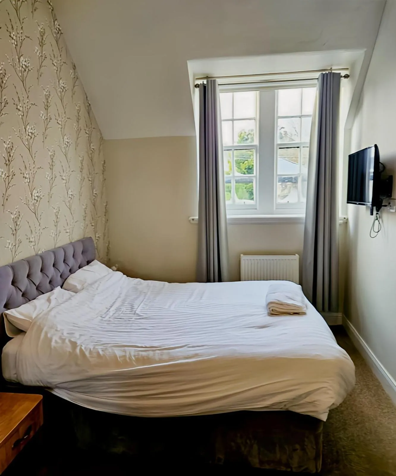 Bedroom, Bed in The Coach House