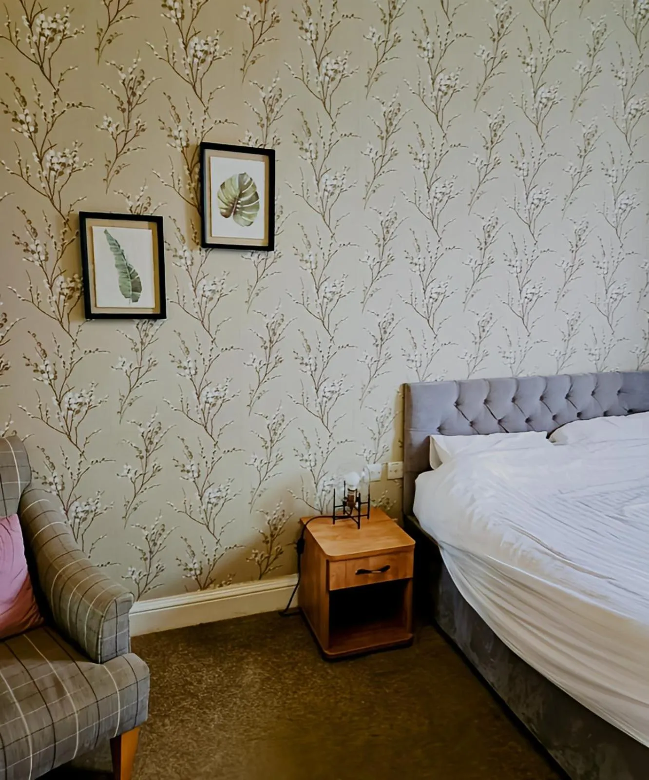 Photo of the whole room, Bed in The Coach House