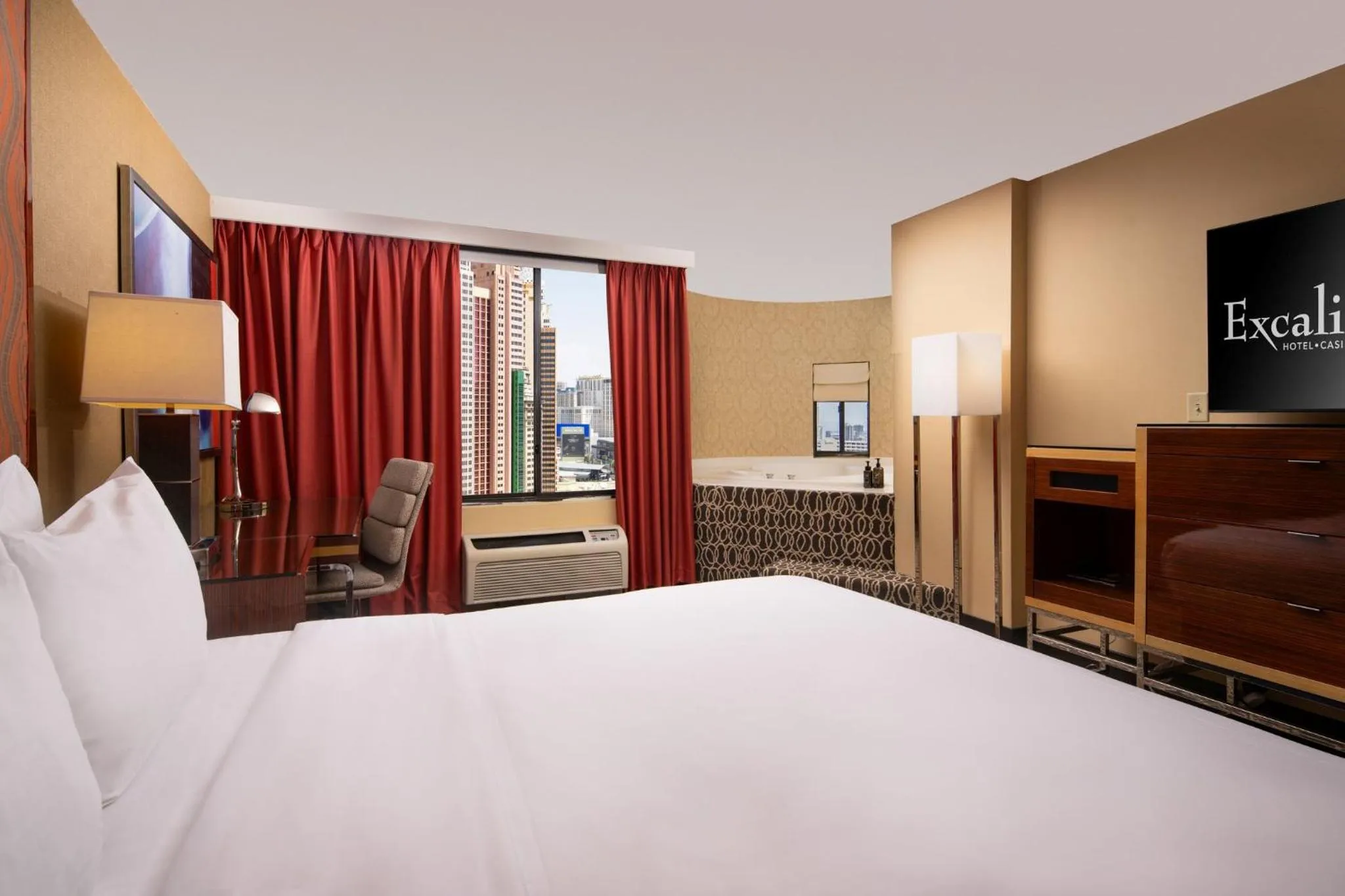 Photo of the whole room, Bed in Excalibur