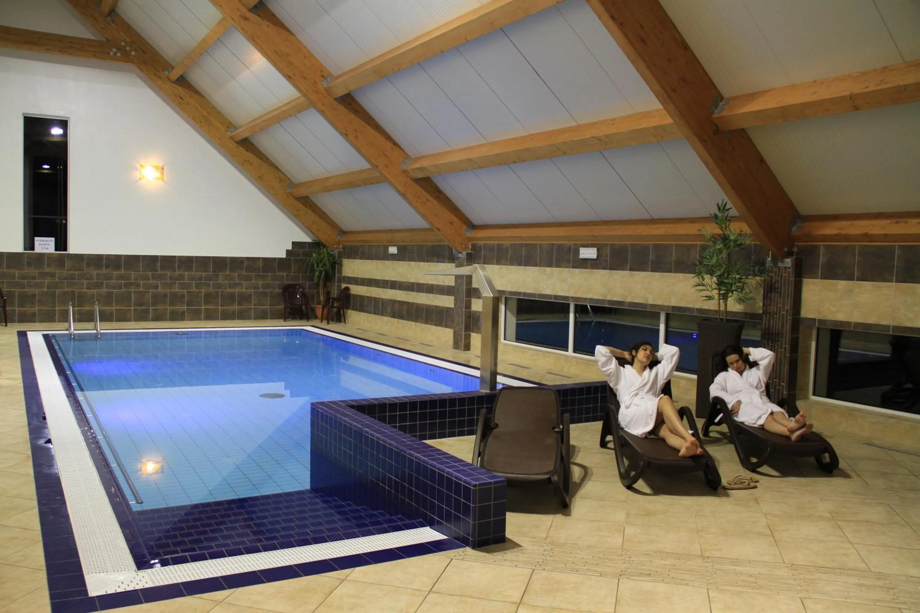 Swimming pool in Górski Kompleks Turystyczny Czeszka i Słowaczka