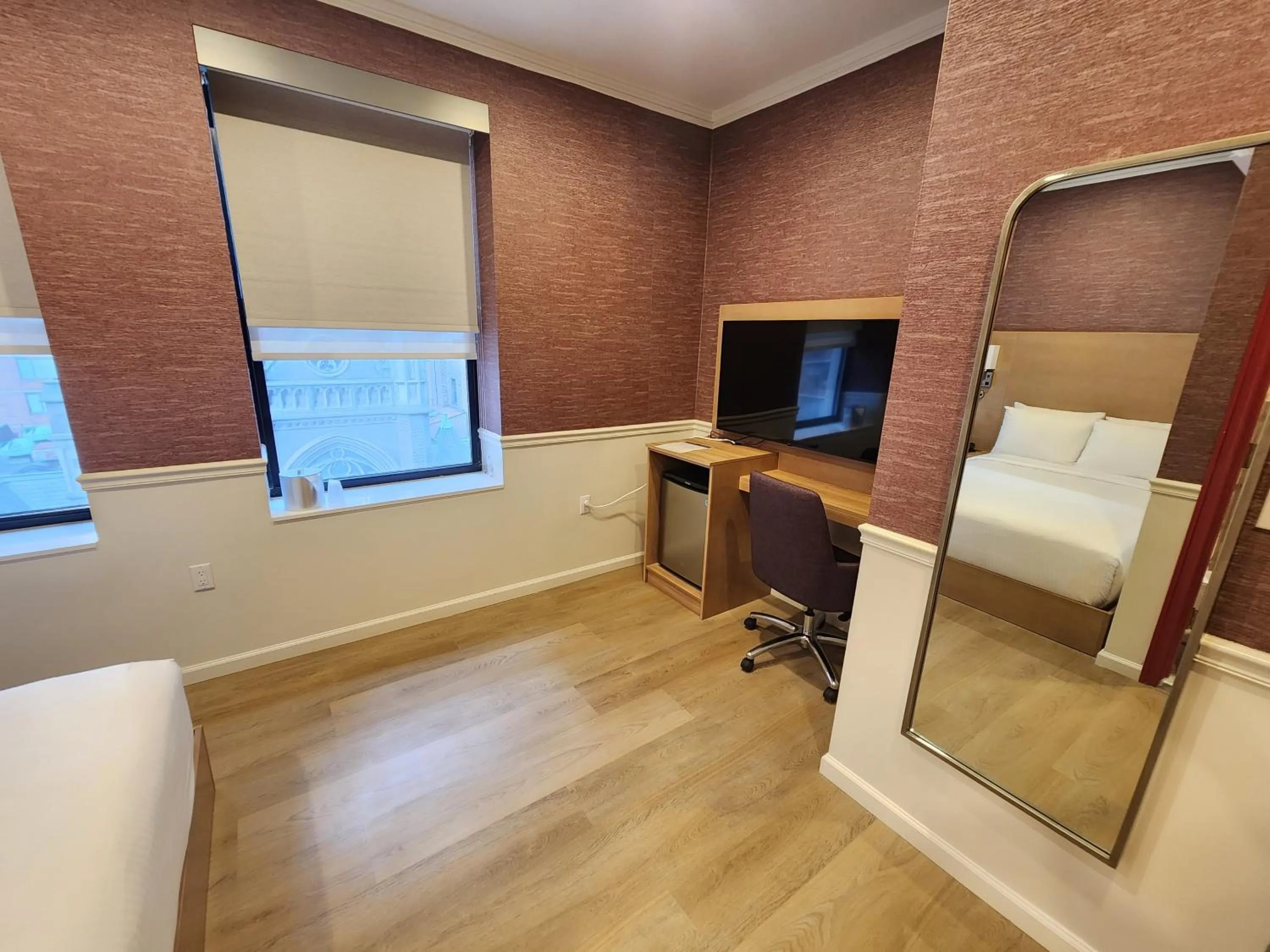 Bedroom, Bed in The Mayfair Hotel Times Square, Ascend Hotel Collection