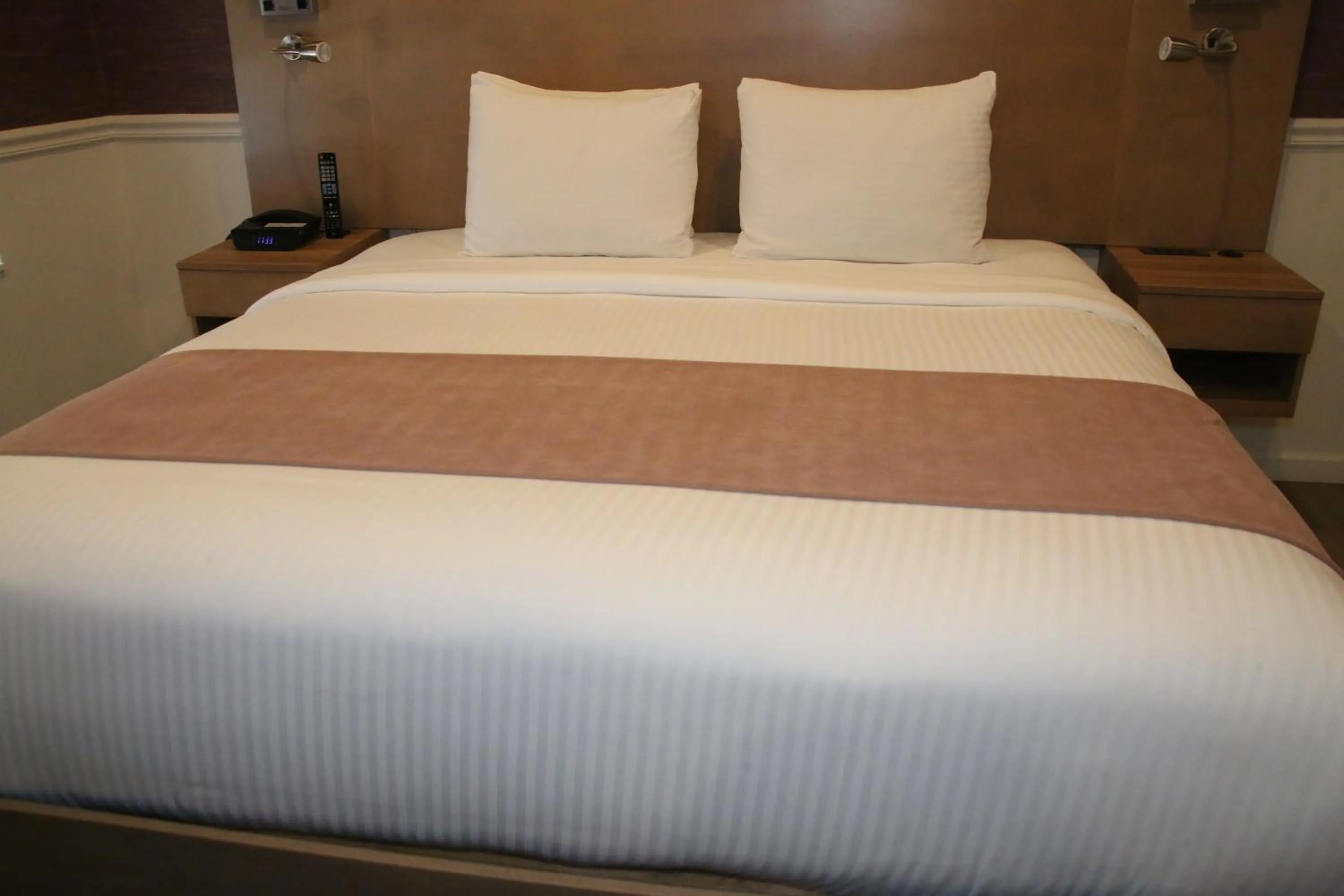 Bed in The Mayfair Hotel Times Square, Ascend Hotel Collection