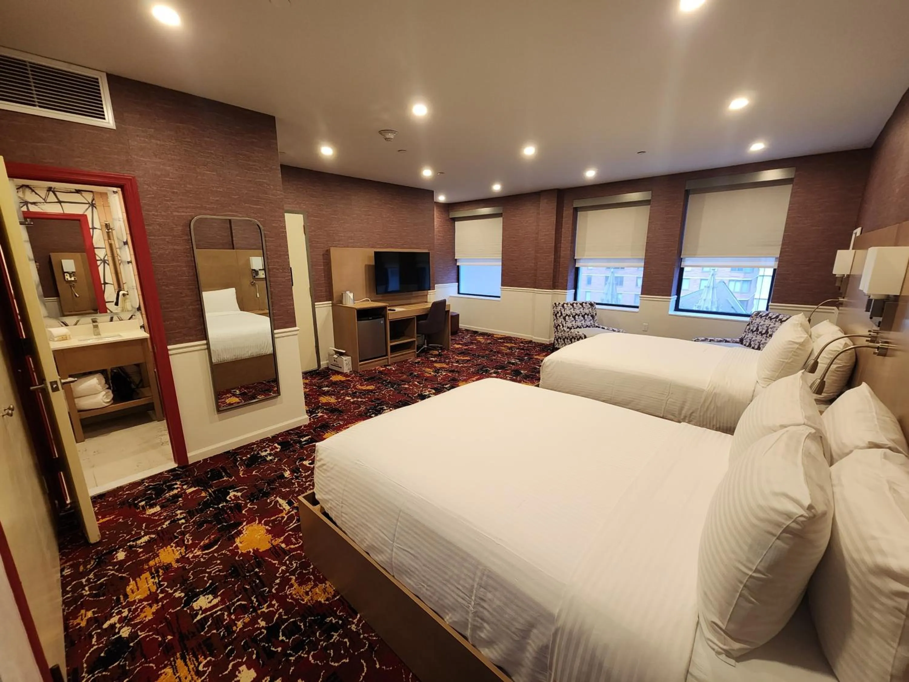 Photo of the whole room, Bed in The Mayfair Hotel Times Square, Ascend Hotel Collection
