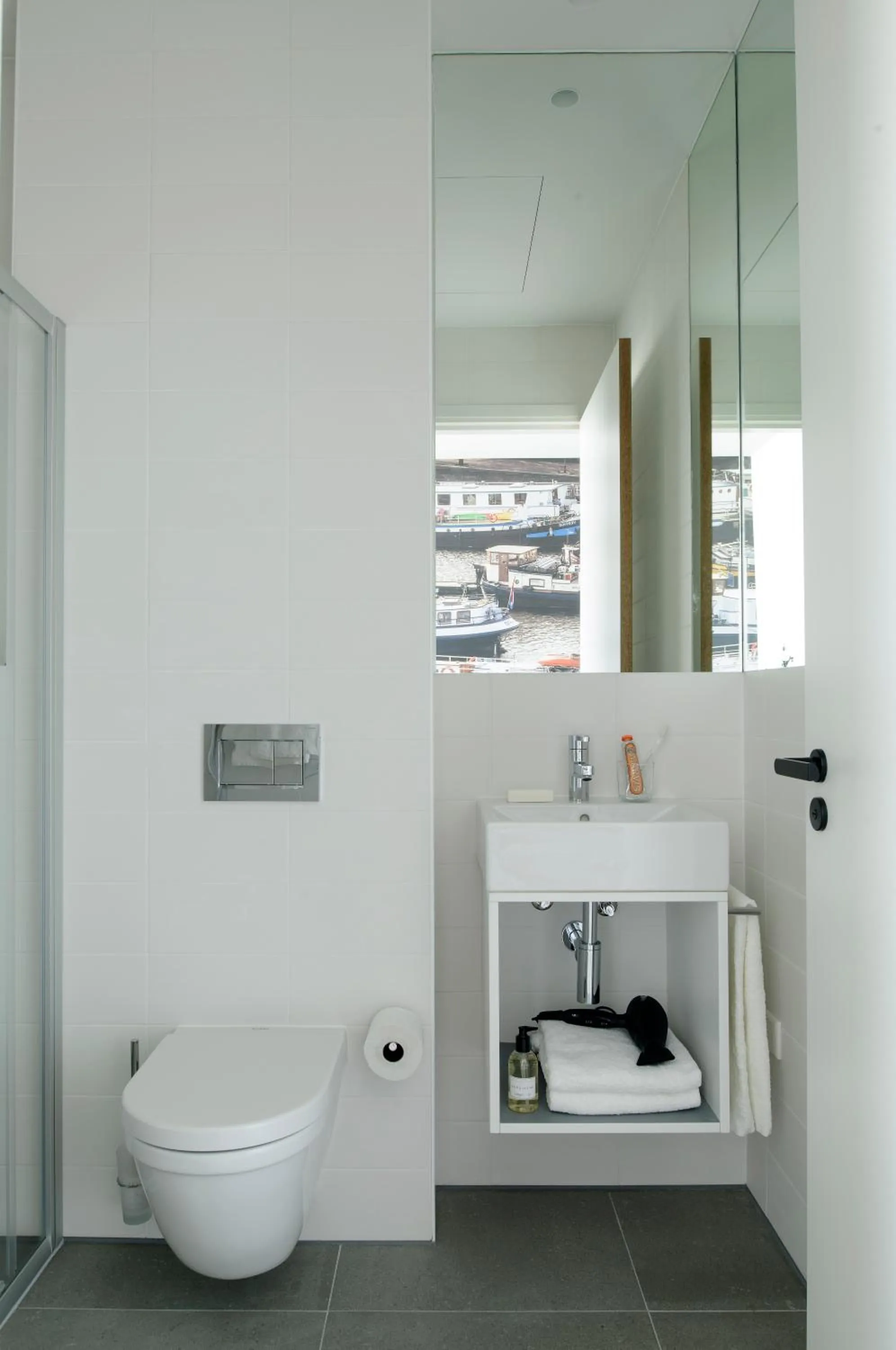 Toilet in Eric Vökel Boutique Apartments - Amsterdam Suites