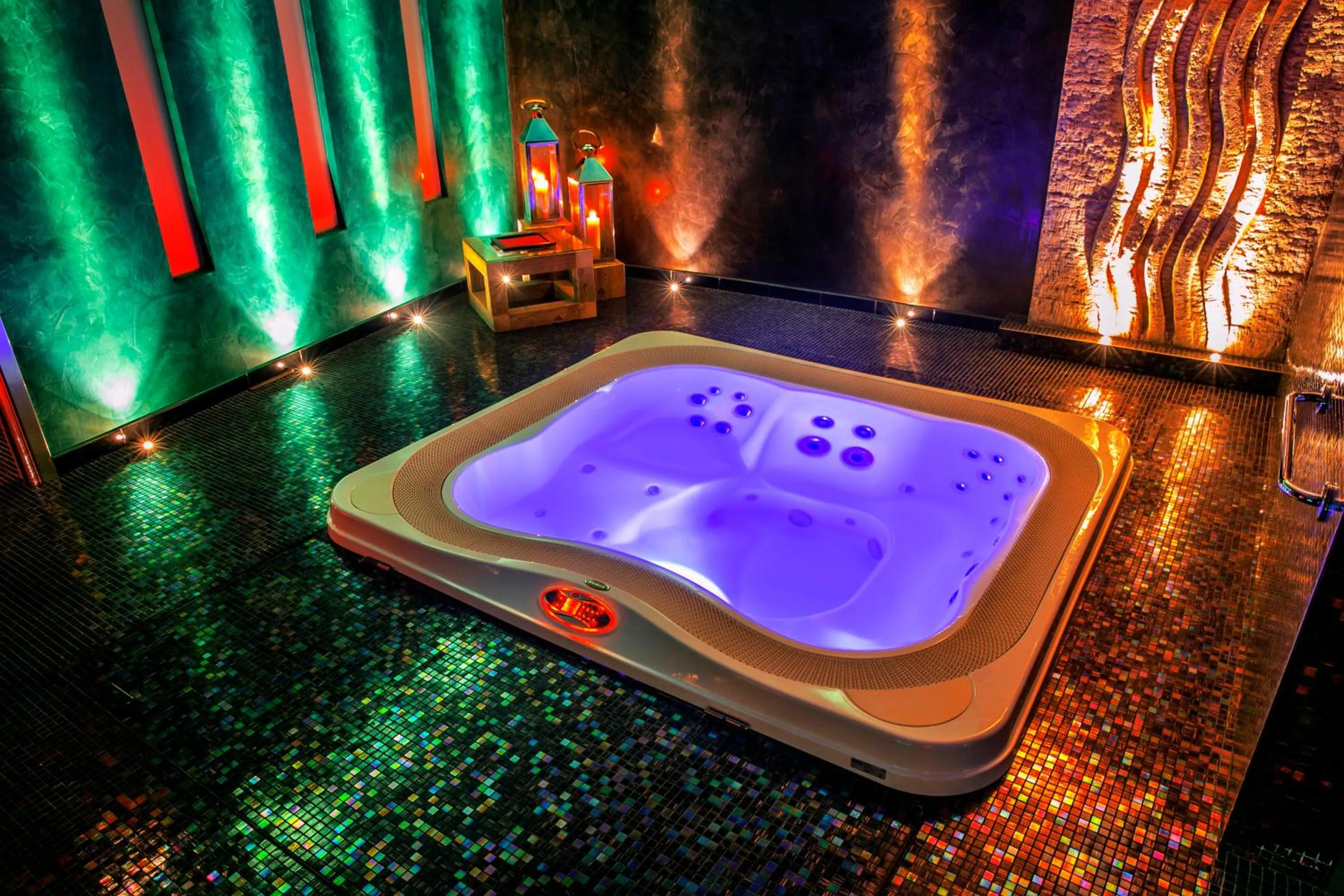 Hot Tub in Foglie D' Acqua