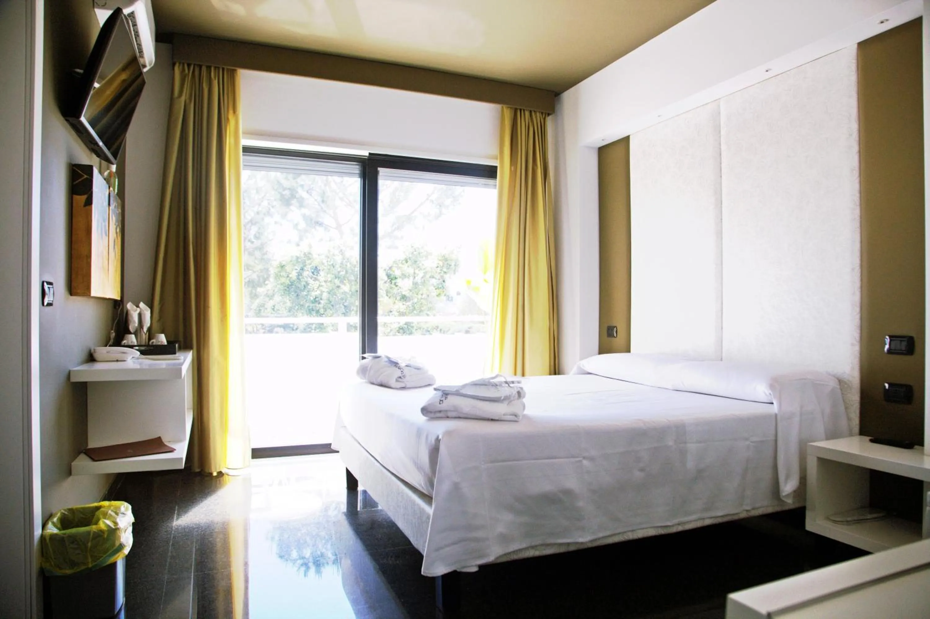 Bed in Foglie D' Acqua