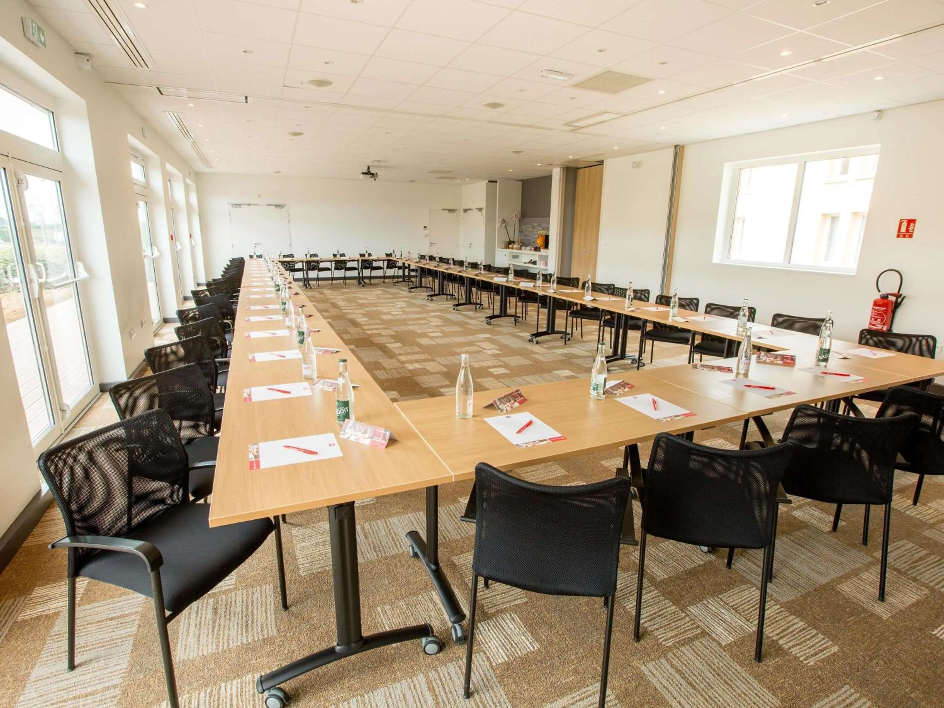Meeting/conference room in ibis Cherbourg La Glacerie