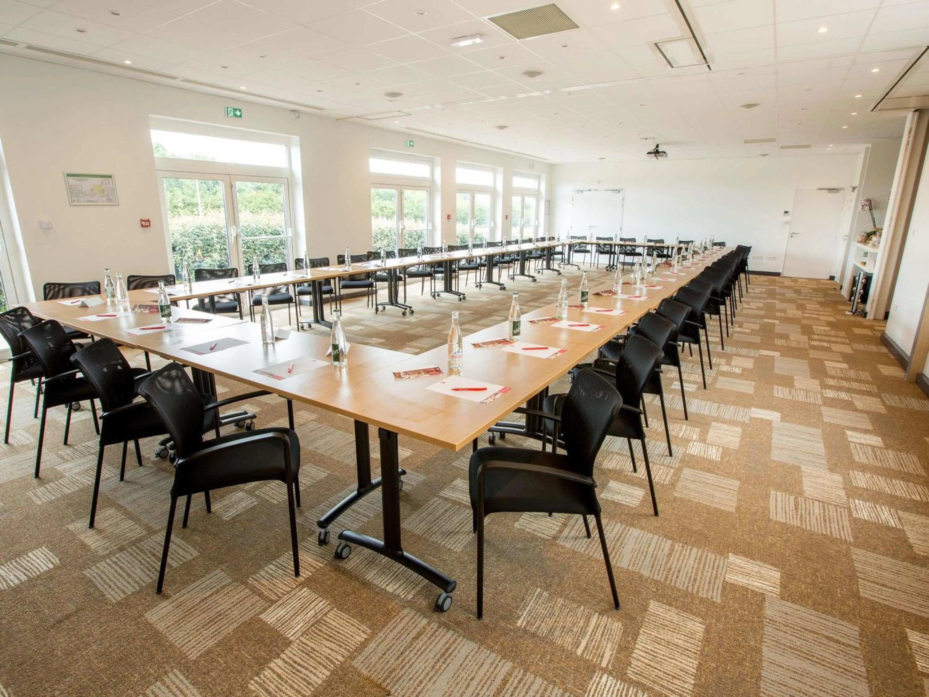 Meeting/conference room in ibis Cherbourg La Glacerie
