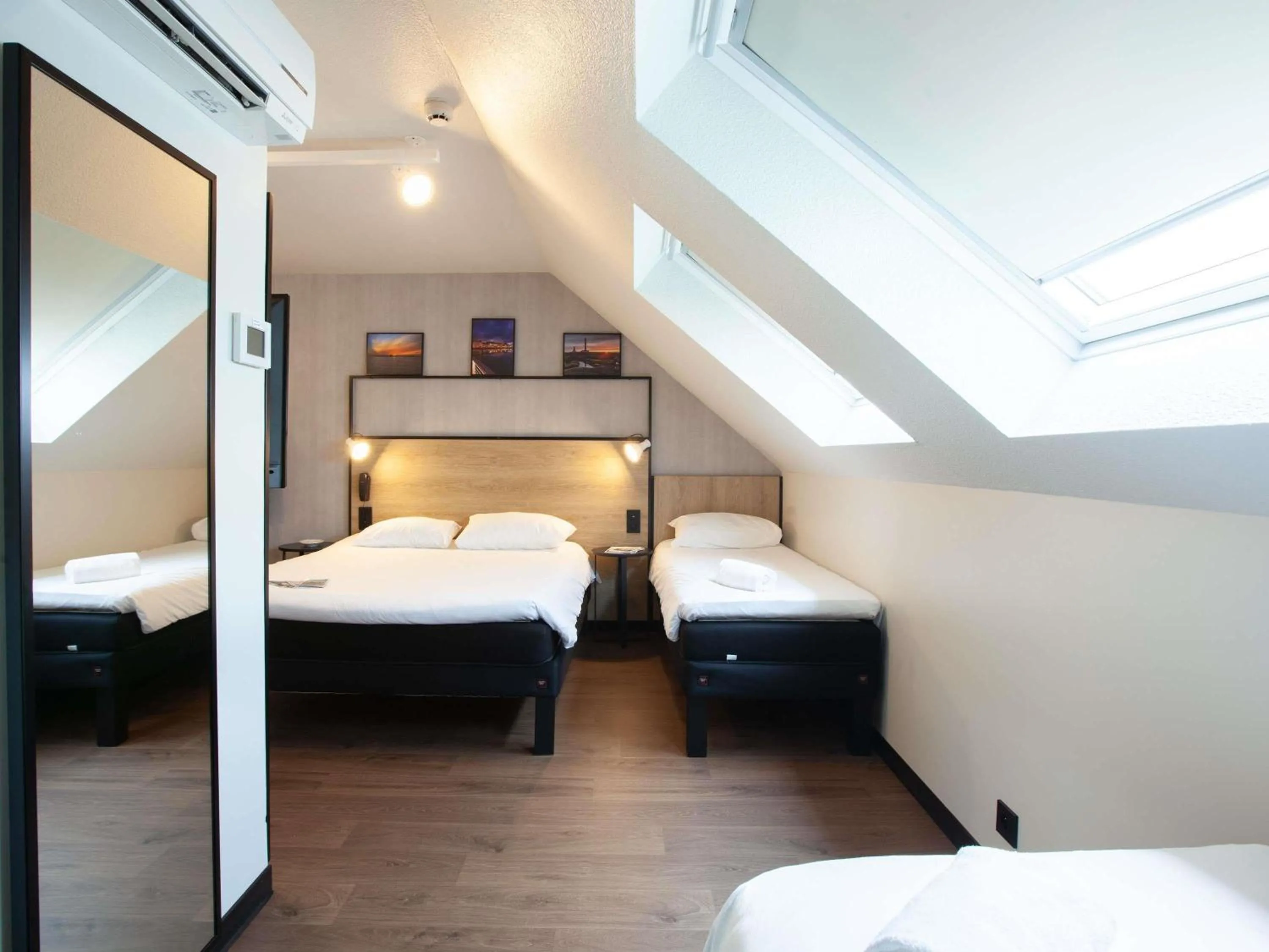 Bedroom, Bed in ibis Cherbourg La Glacerie