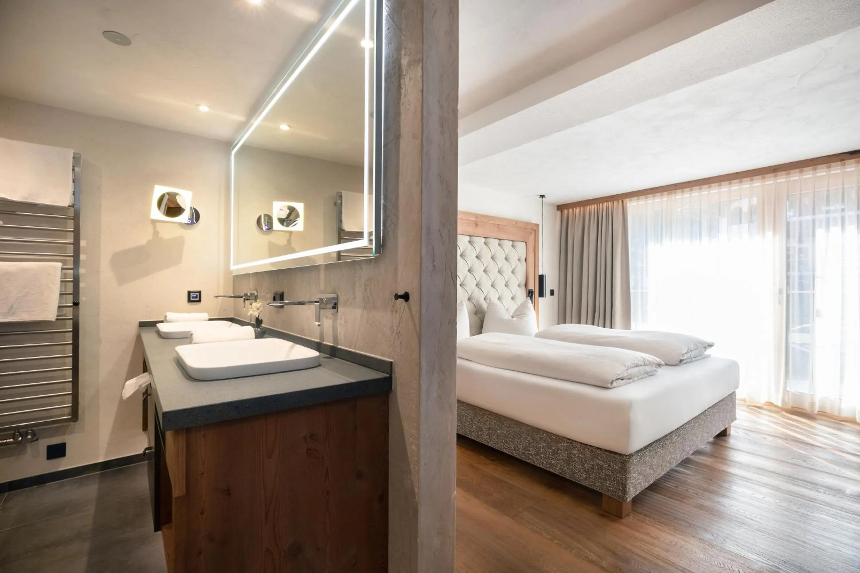 Bathroom, Bed in SonnenHOF hotel gerlos centrum