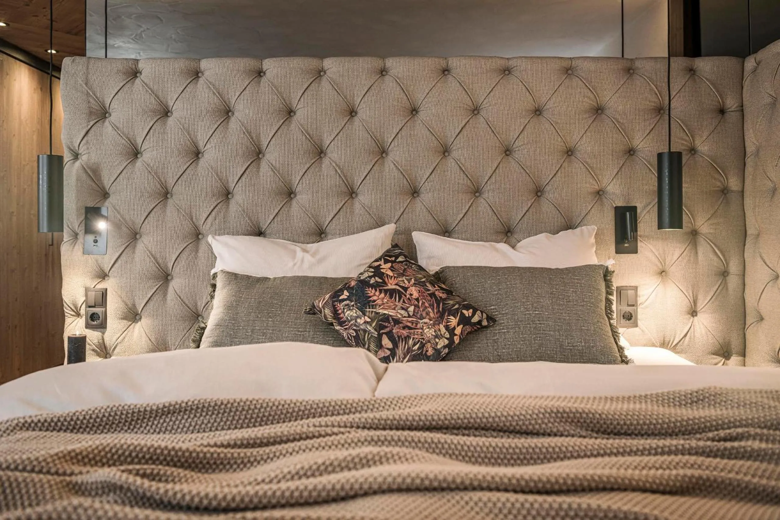 Photo of the whole room, Bed in SonnenHOF hotel gerlos centrum