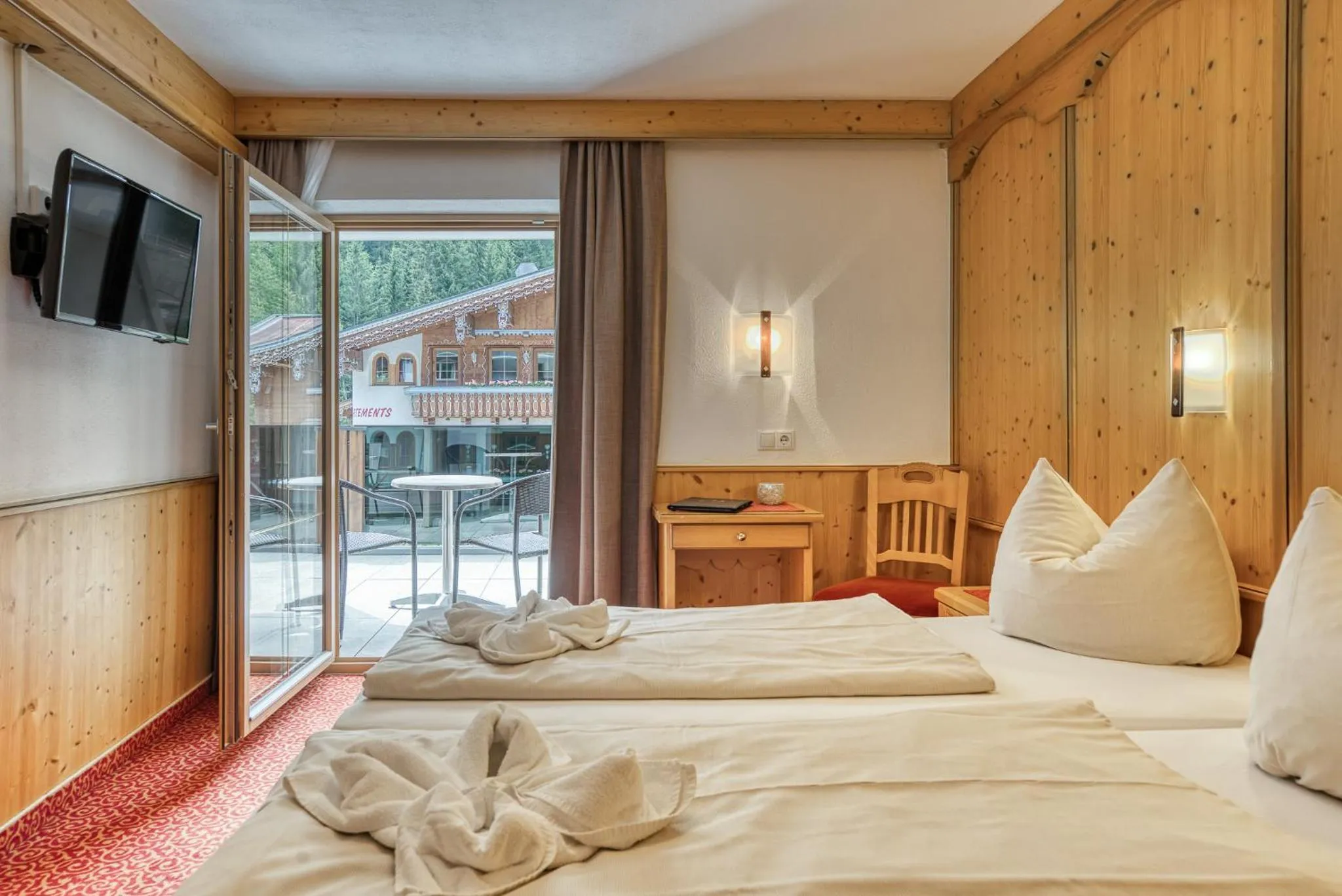 Bedroom, Bed in SonnenHOF hotel gerlos centrum