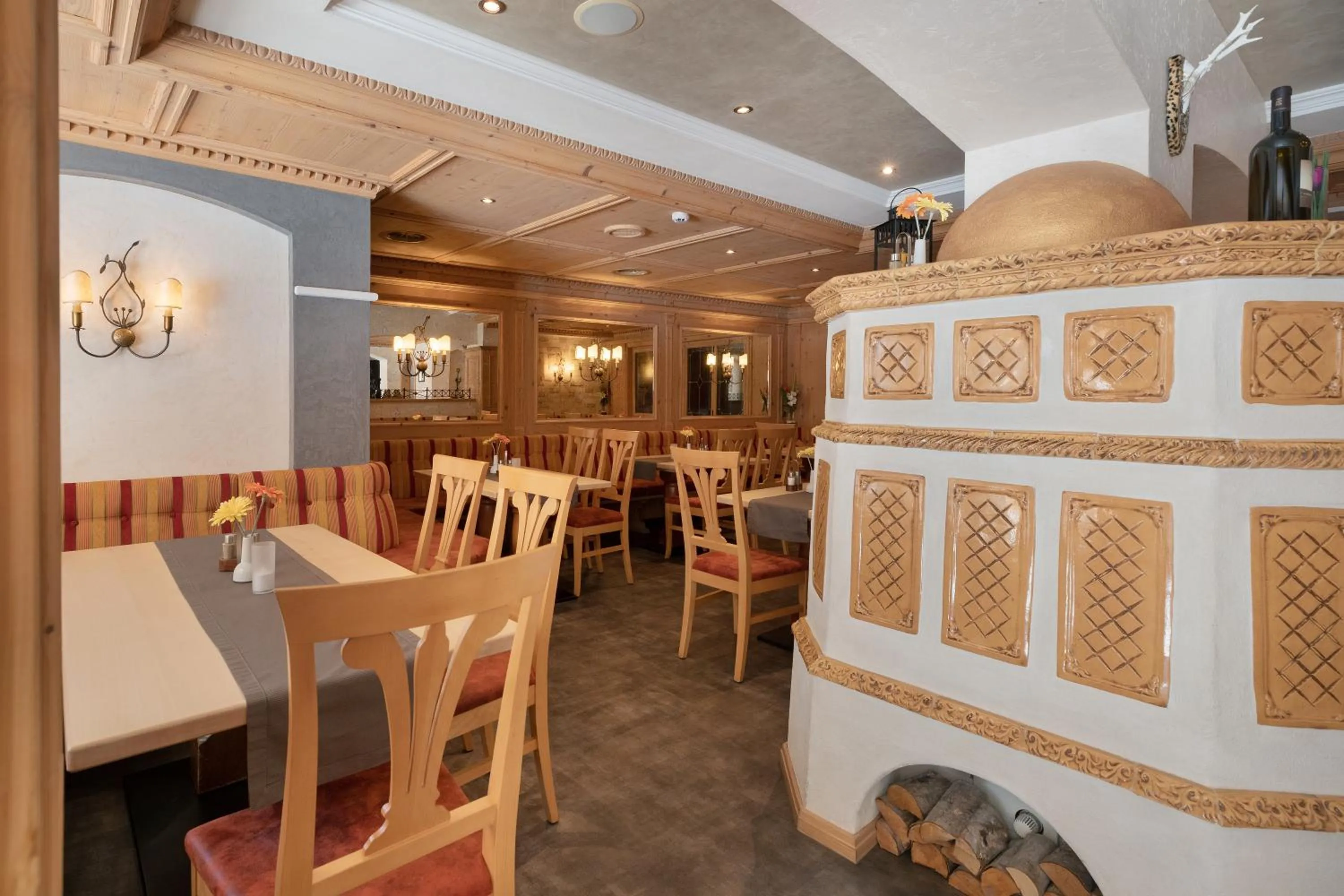 Restaurant/places to eat in SonnenHOF hotel gerlos centrum