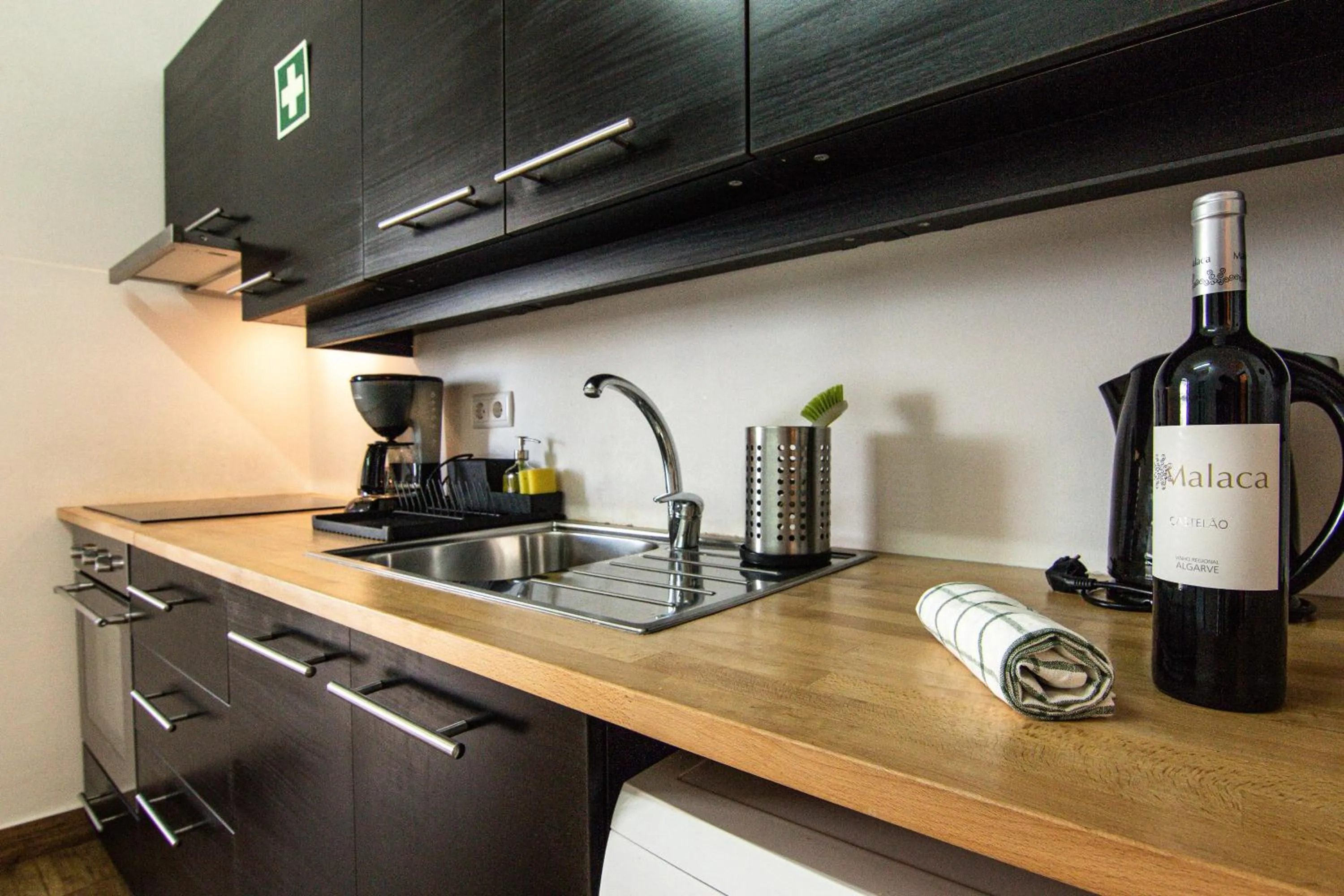 Kitchen or kitchenette in Faro Central - Holiday Apartments