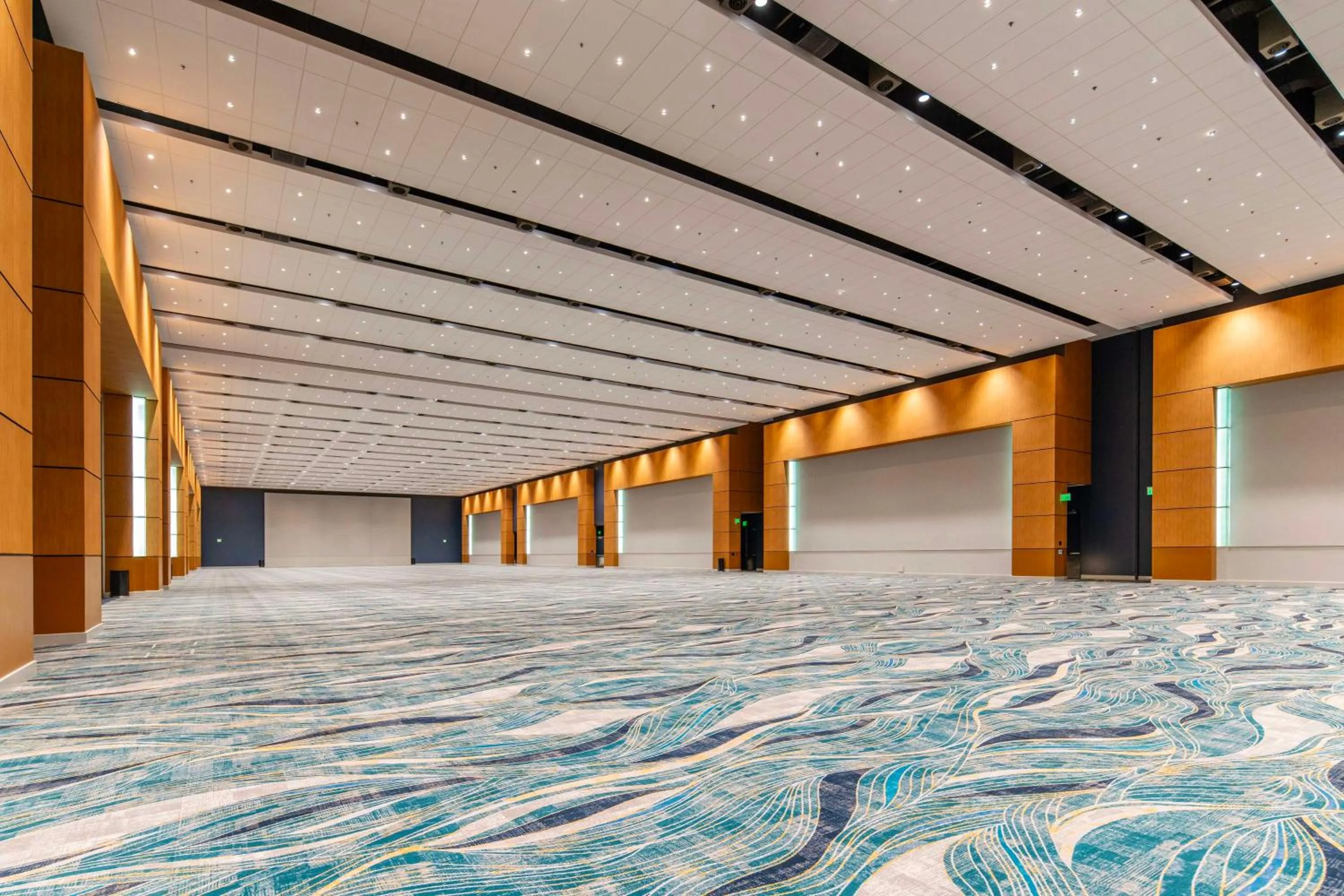 Meeting/conference room in DoubleTree by Hilton Hotel Cedar Rapids Convention Complex