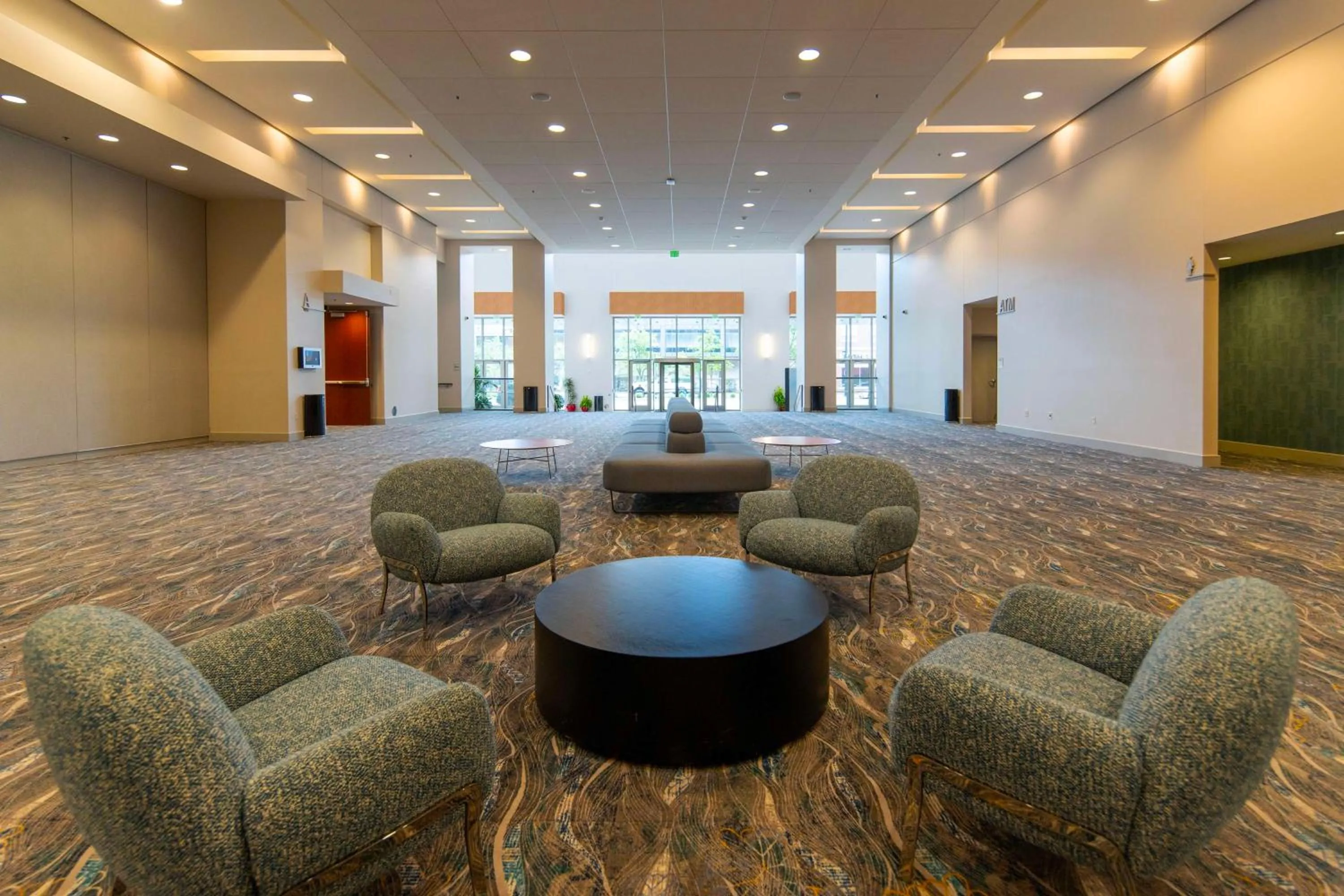 Meeting/conference room in DoubleTree by Hilton Hotel Cedar Rapids Convention Complex