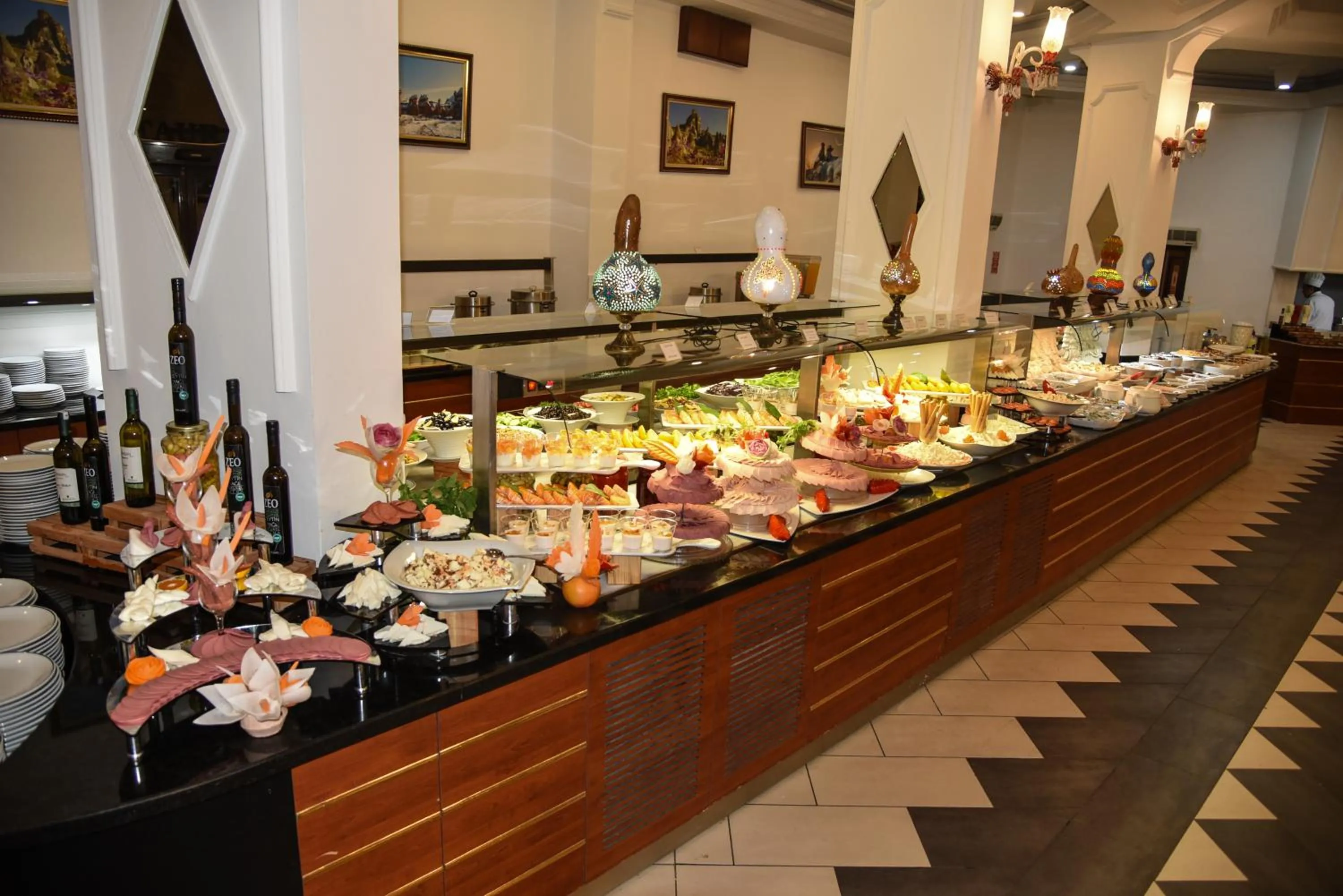 Restaurant/places to eat in SIGNATURE GARDEN AVANOS Hotel & SPA
