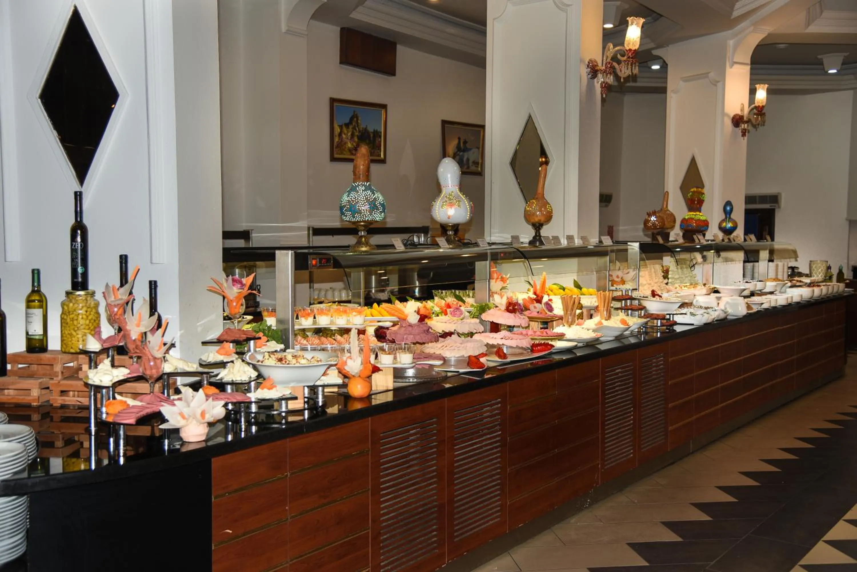 Restaurant/places to eat in SIGNATURE GARDEN AVANOS Hotel & SPA