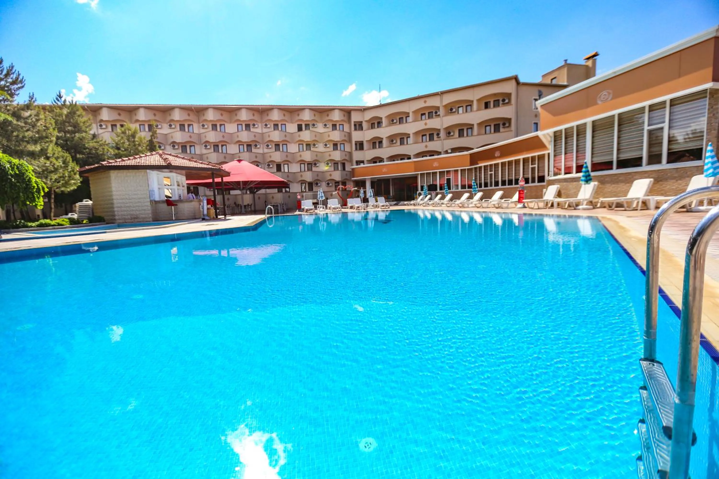 Swimming pool in SIGNATURE GARDEN AVANOS Hotel & SPA