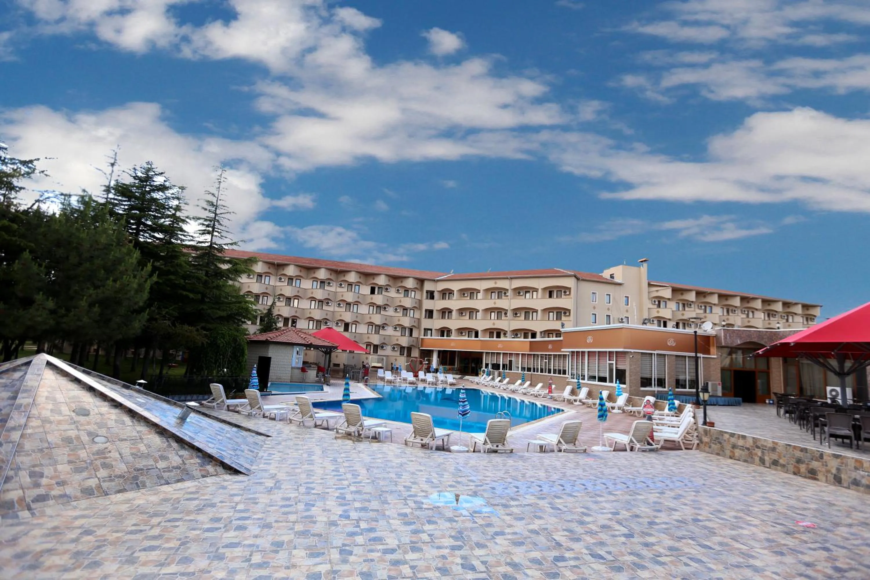 Property building in SIGNATURE GARDEN AVANOS Hotel & SPA