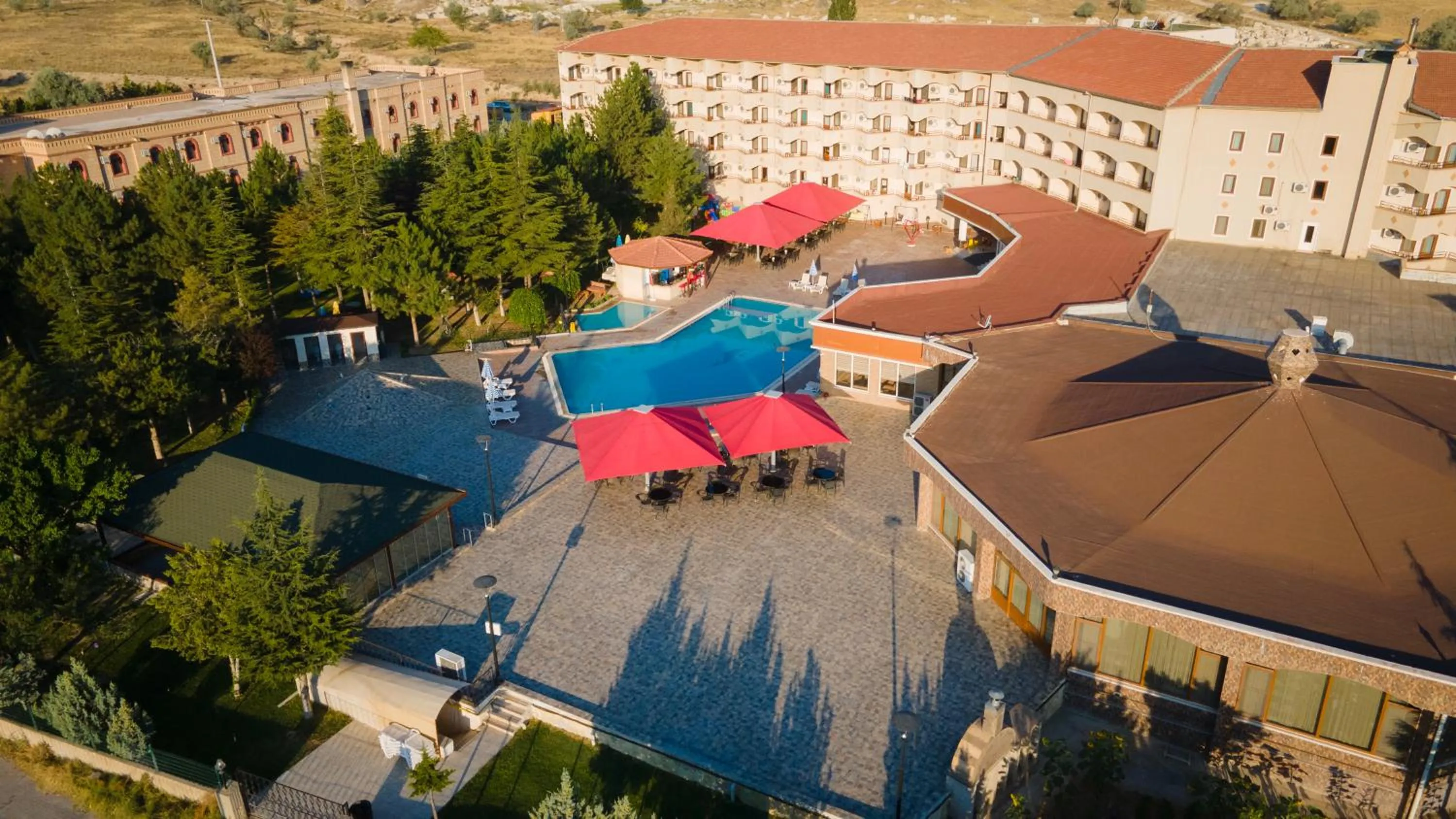 Swimming pool in SIGNATURE GARDEN AVANOS Hotel & SPA