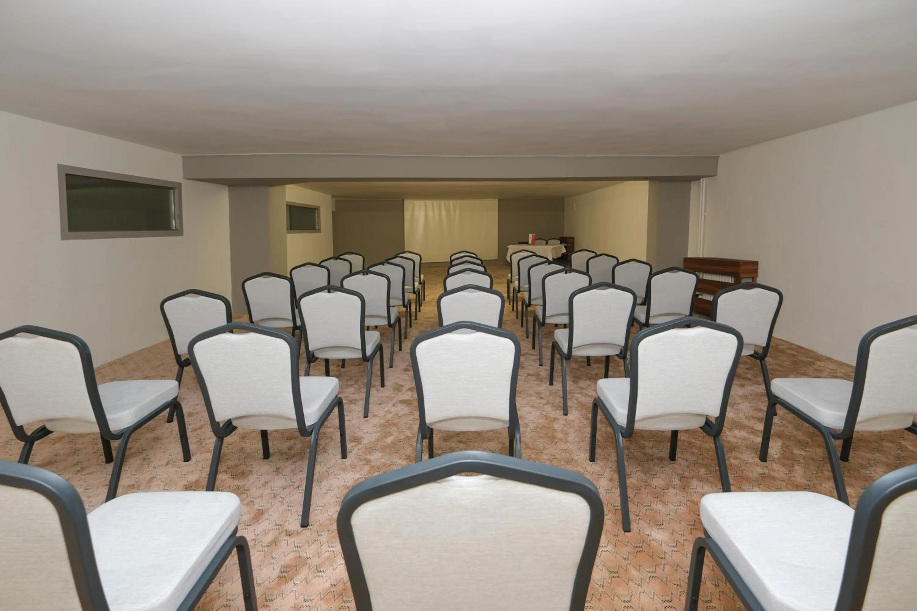 Meeting/conference room in SIGNATURE GARDEN AVANOS Hotel & SPA