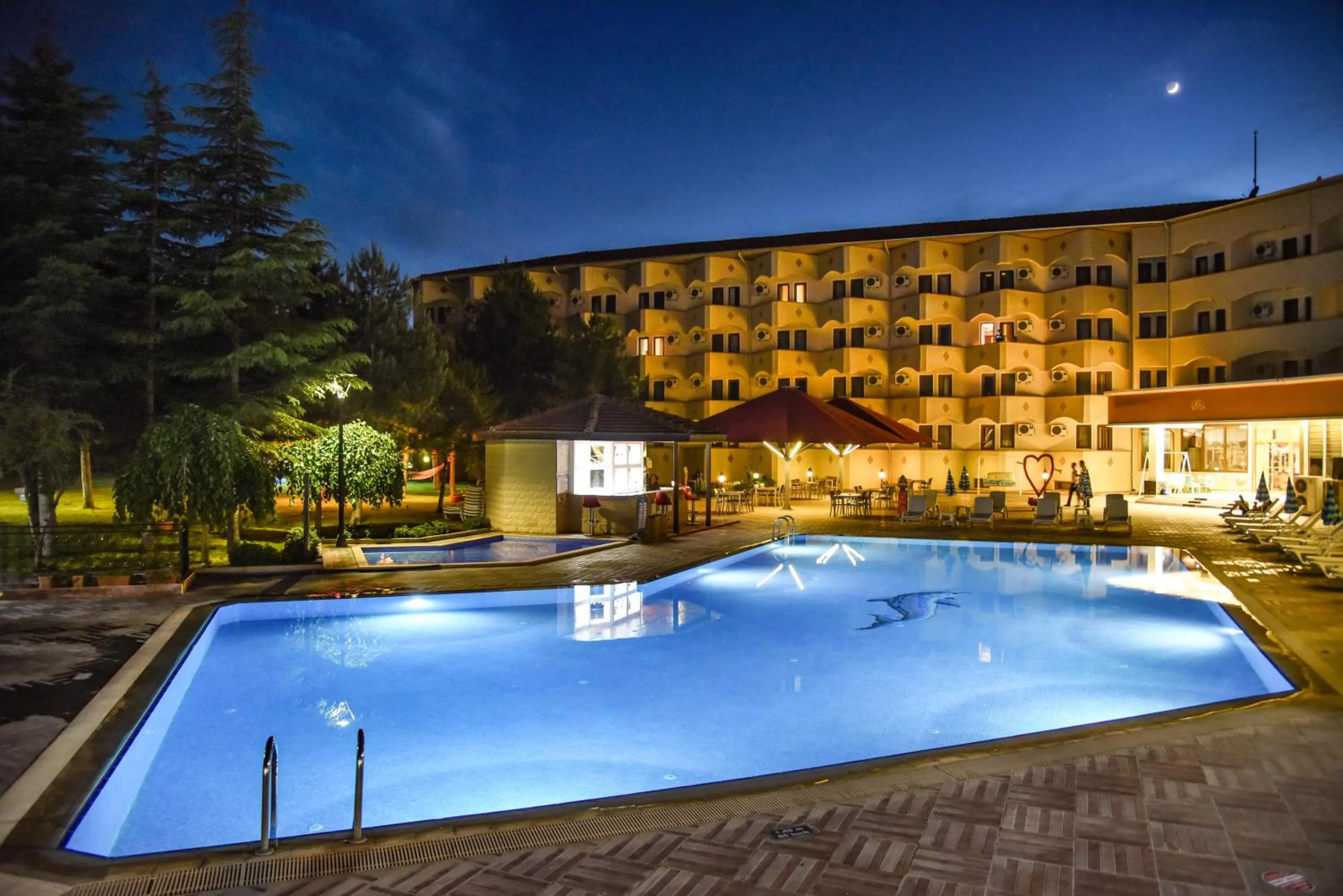 Swimming pool in SIGNATURE GARDEN AVANOS Hotel & SPA
