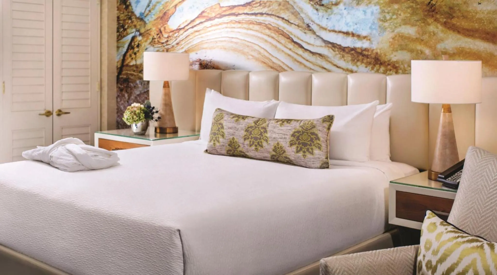 Photo of the whole room, Bed in Mandalay Bay