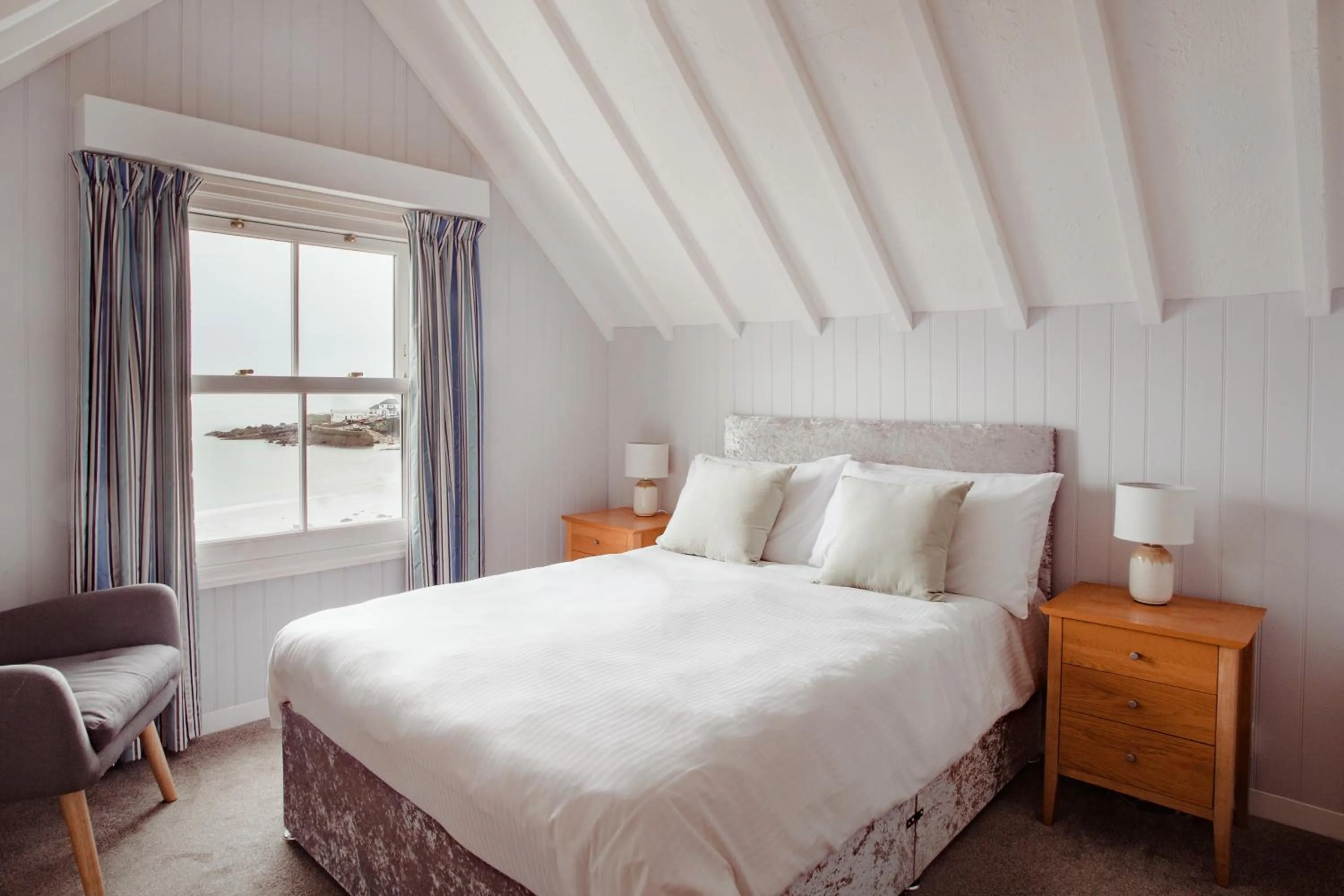 Bedroom, Bed in The Bay Hotel