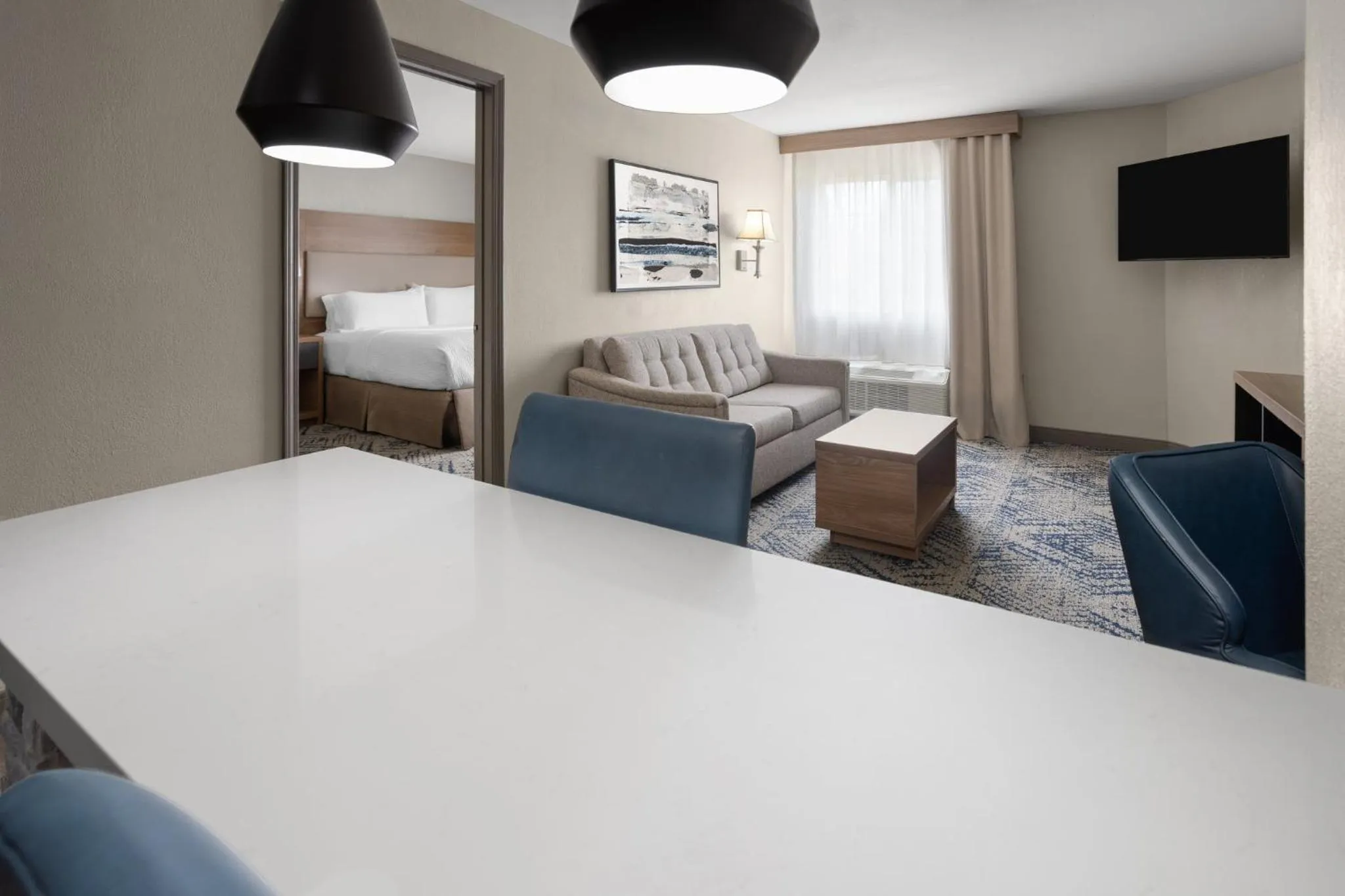 Photo of the whole room, Bed in Candlewood Suites Aberdeen-Bel Air by IHG