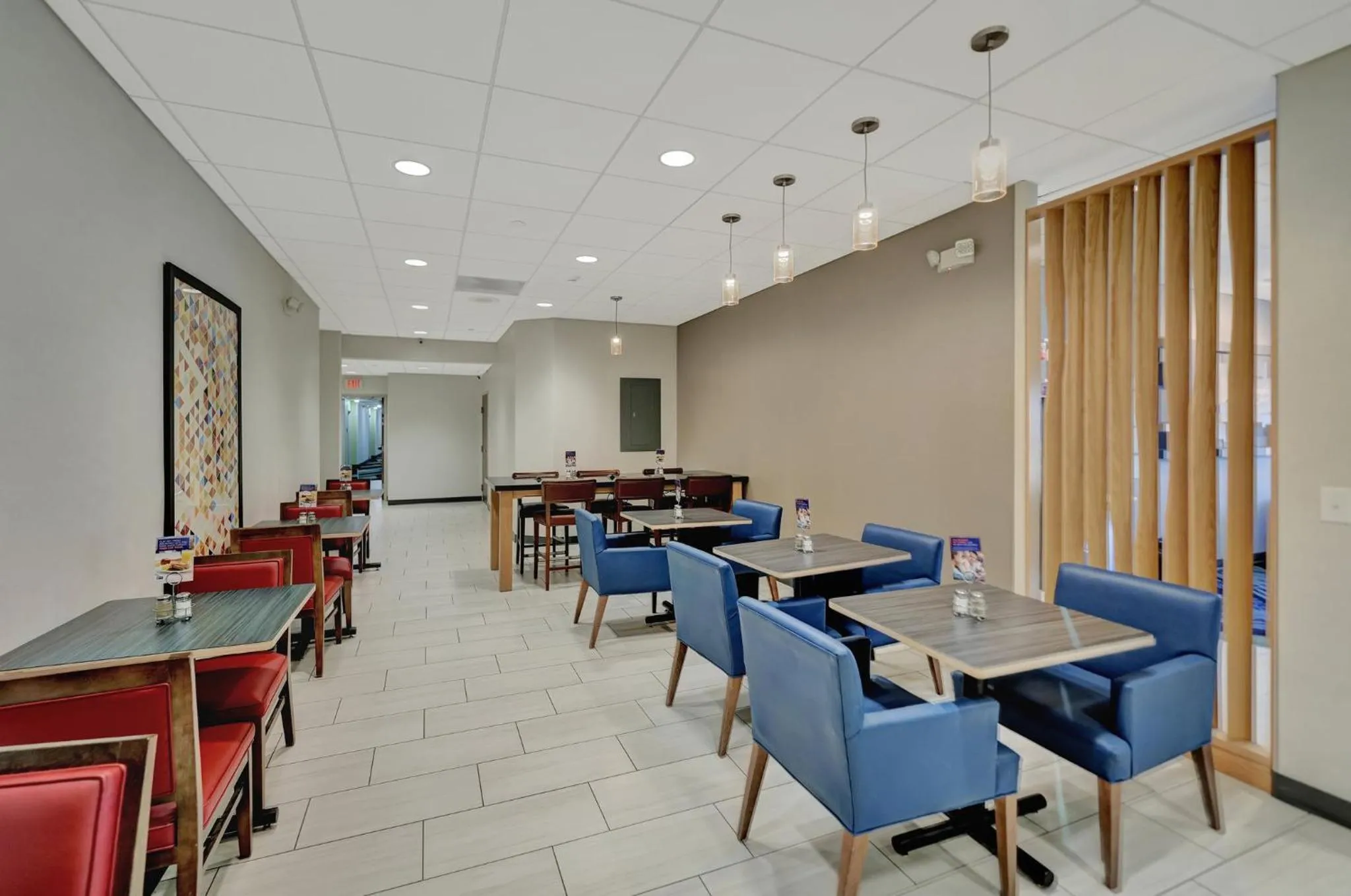 Breakfast in Holiday Inn Express Hotel & Suites Beatrice by IHG