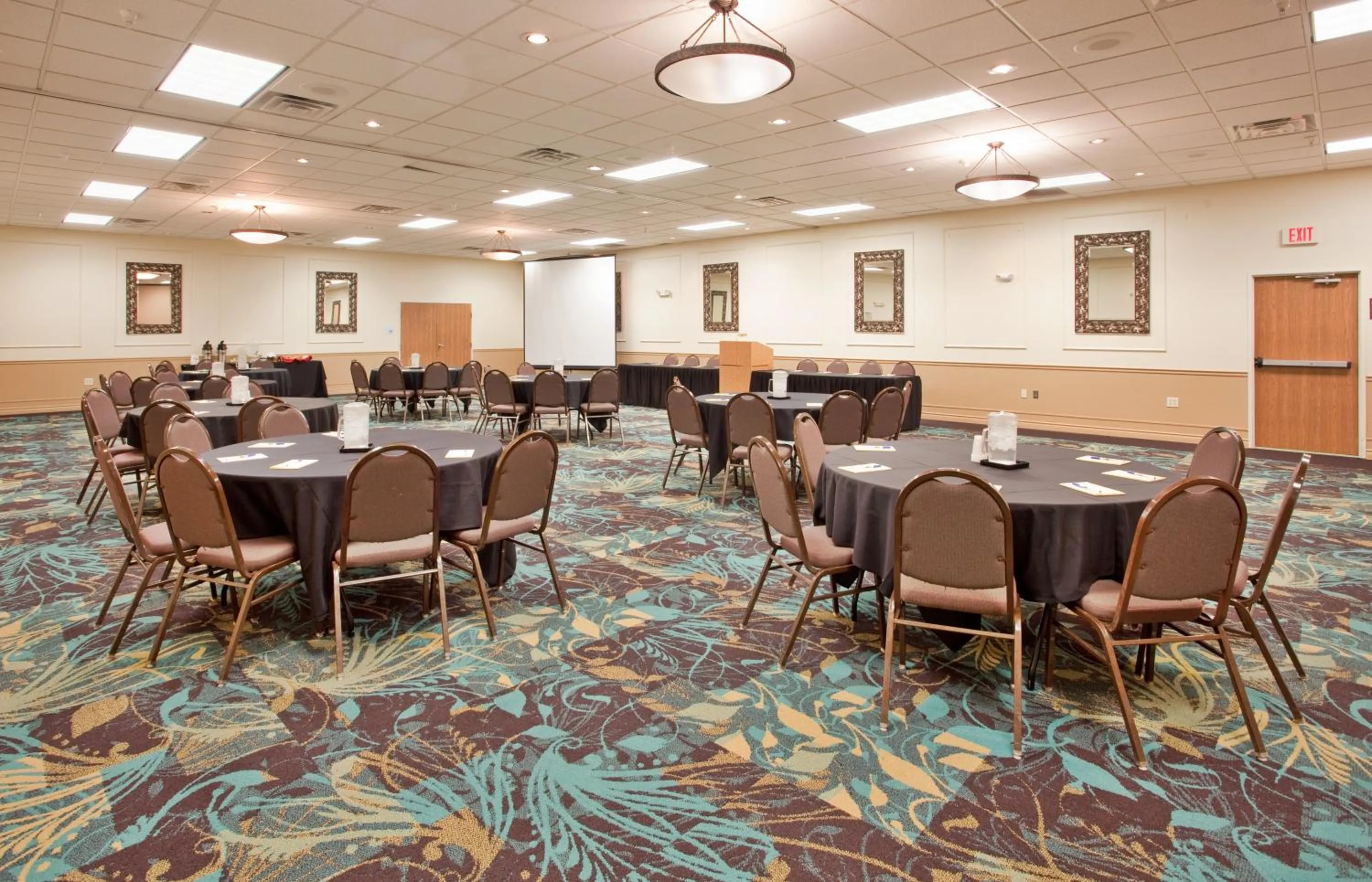 Meeting/conference room in Holiday Inn Express Hotel & Suites Beatrice by IHG