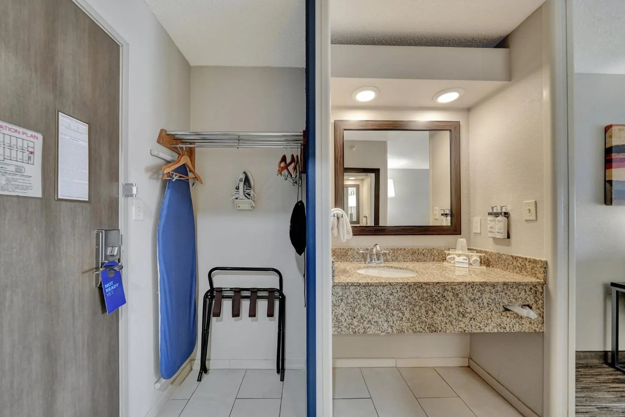 Photo of the whole room in Holiday Inn Express Hotel & Suites Beatrice by IHG