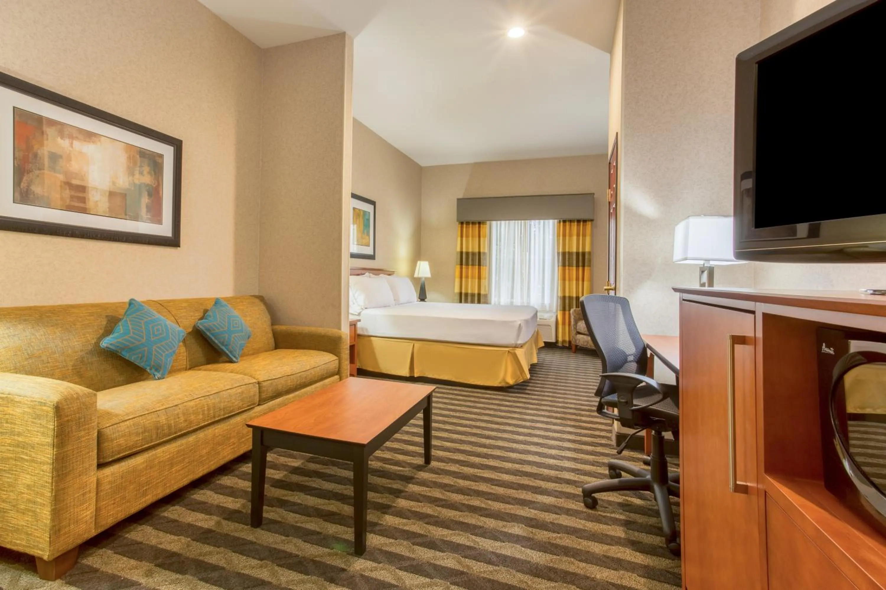 Photo of the whole room in Holiday Inn Express Hotel & Suites Manteca by IHG