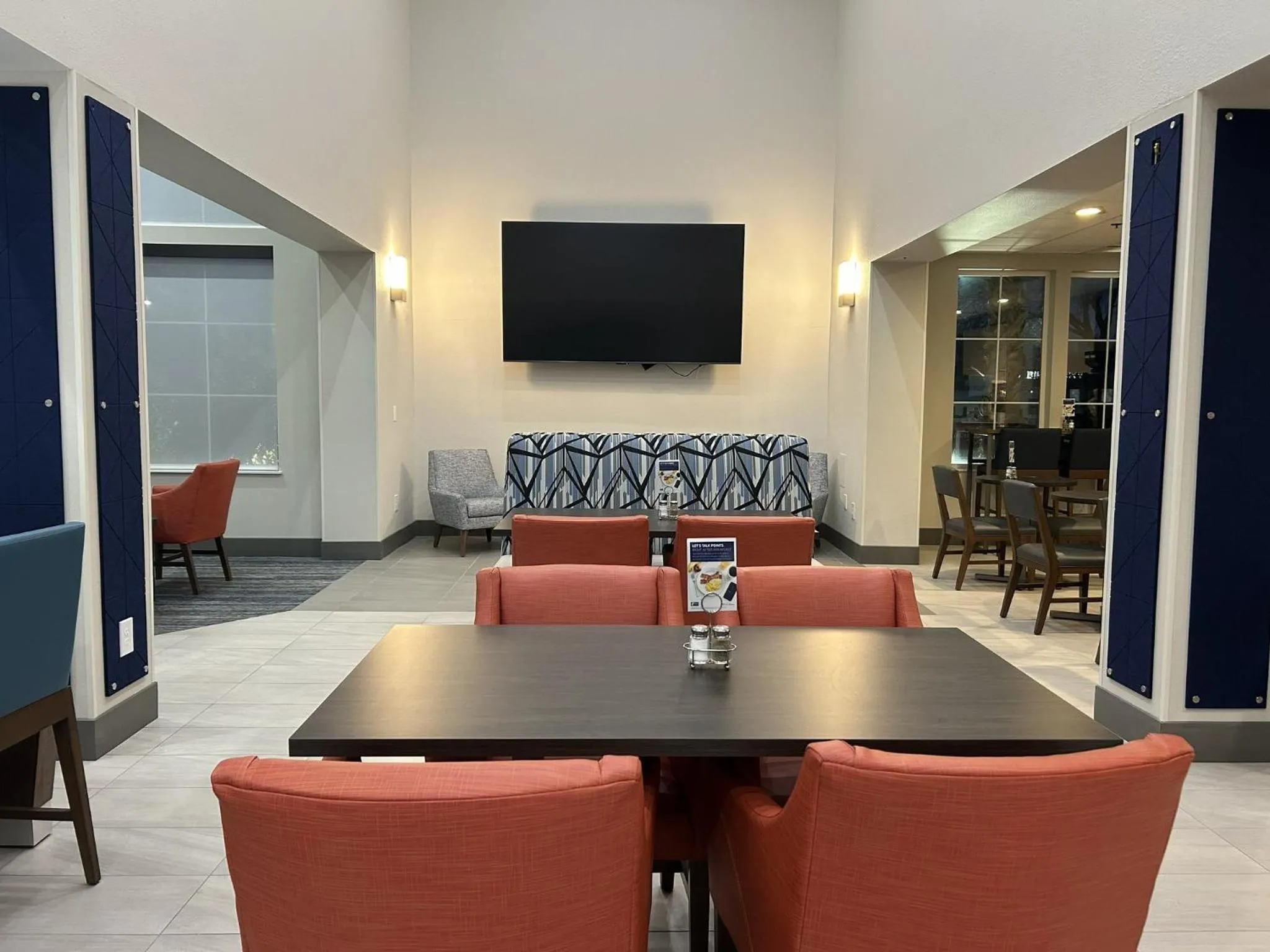 Breakfast in Holiday Inn Express Hotel & Suites Manteca by IHG