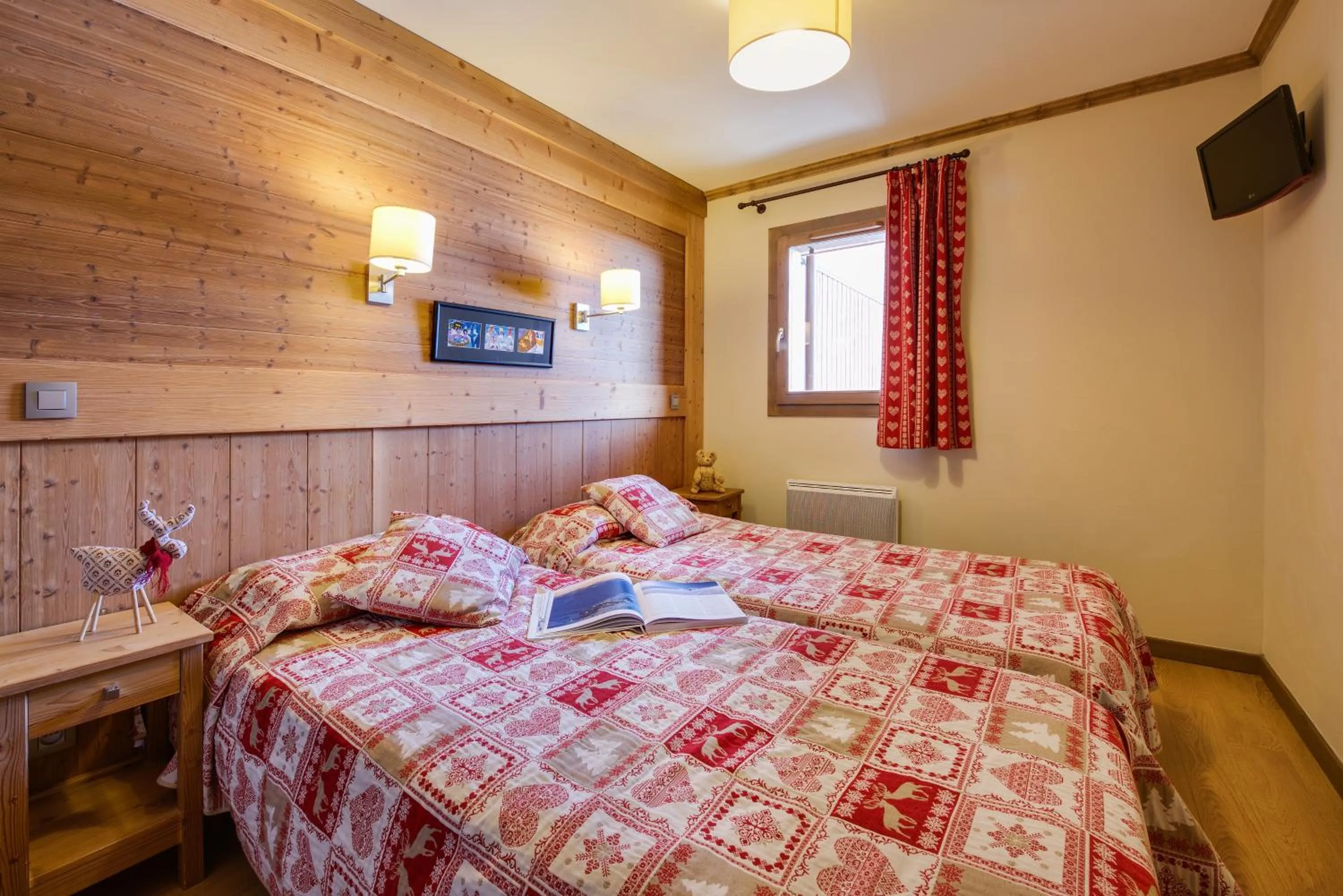 Bedroom, Bed in CGH Résidences & Spas Le Ruitor