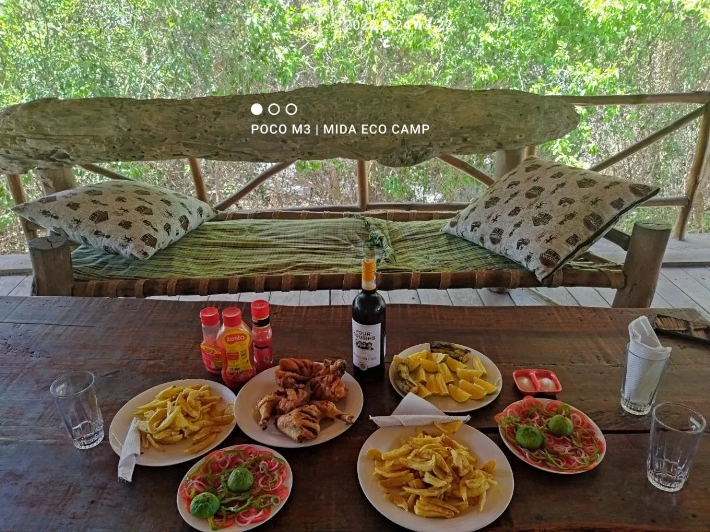 Restaurant/places to eat in Mida Creek Eco Camp