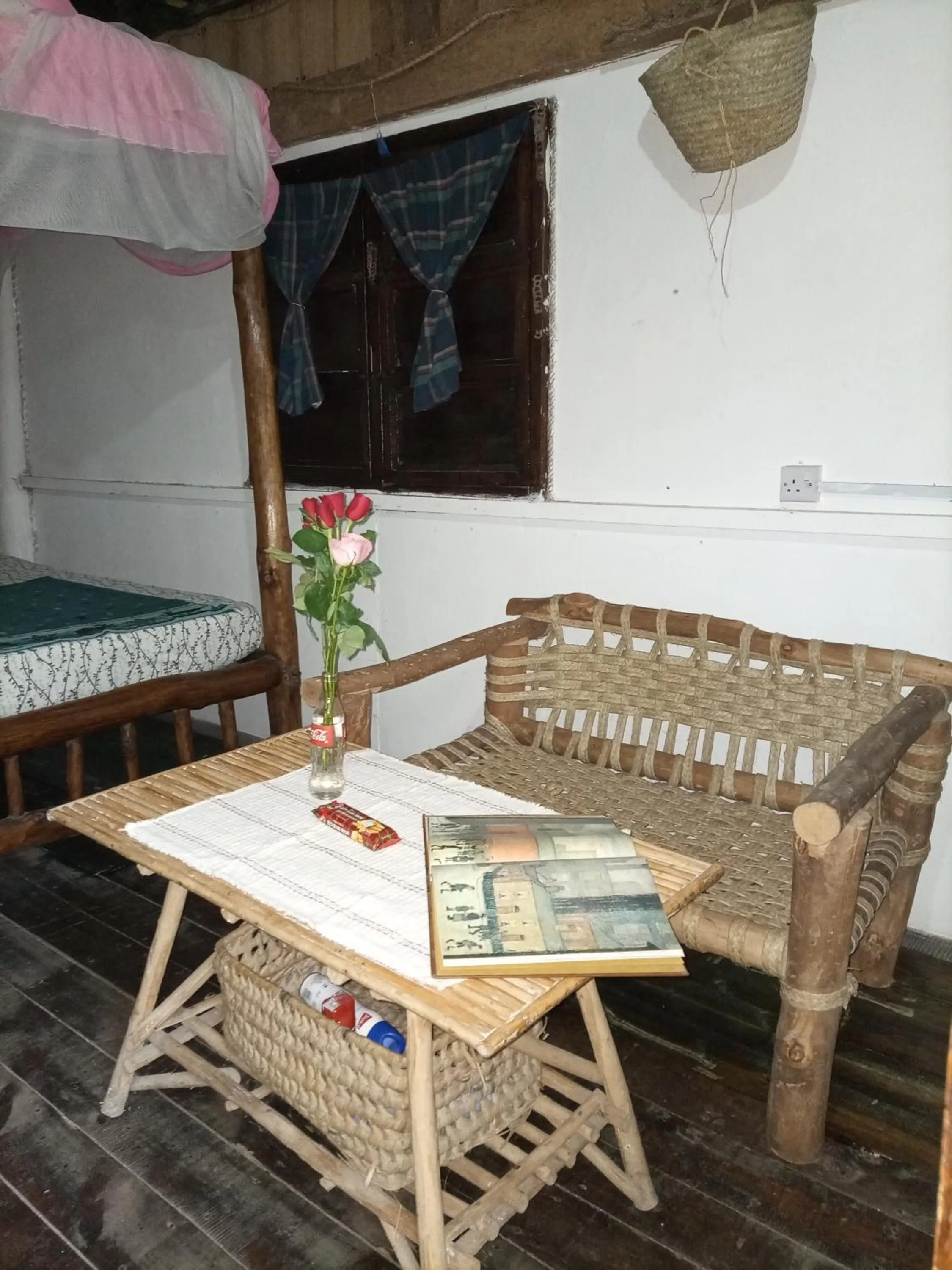 Photo of the whole room in Mida Creek Eco Camp