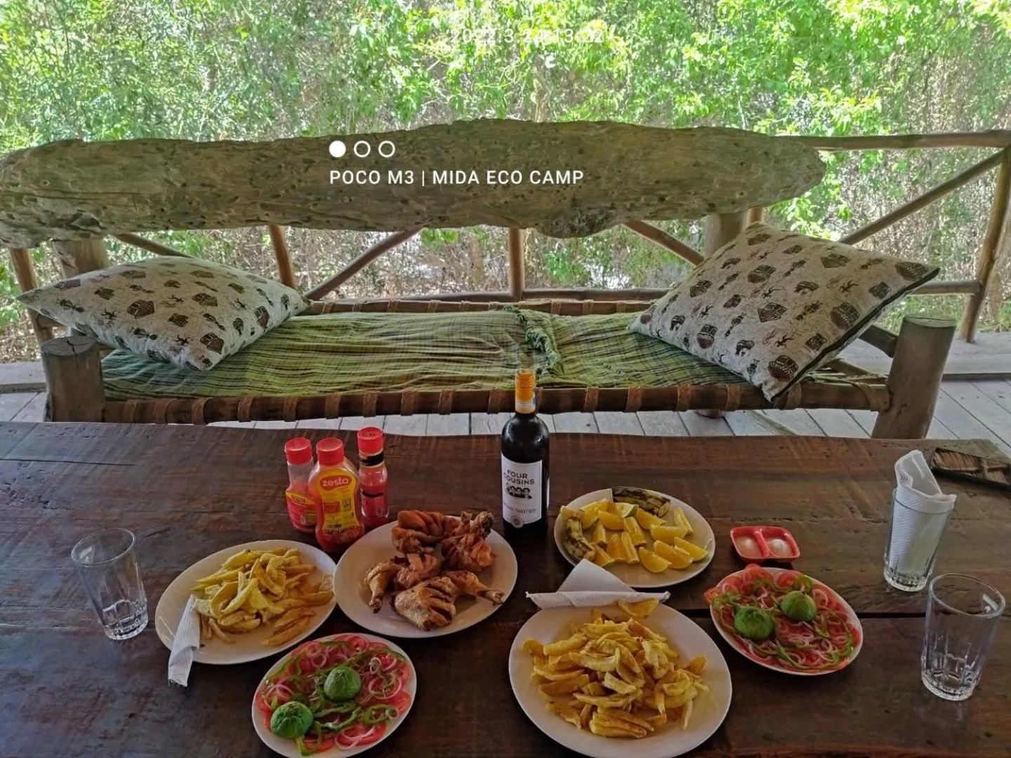 Restaurant/places to eat in Mida Creek Eco Camp