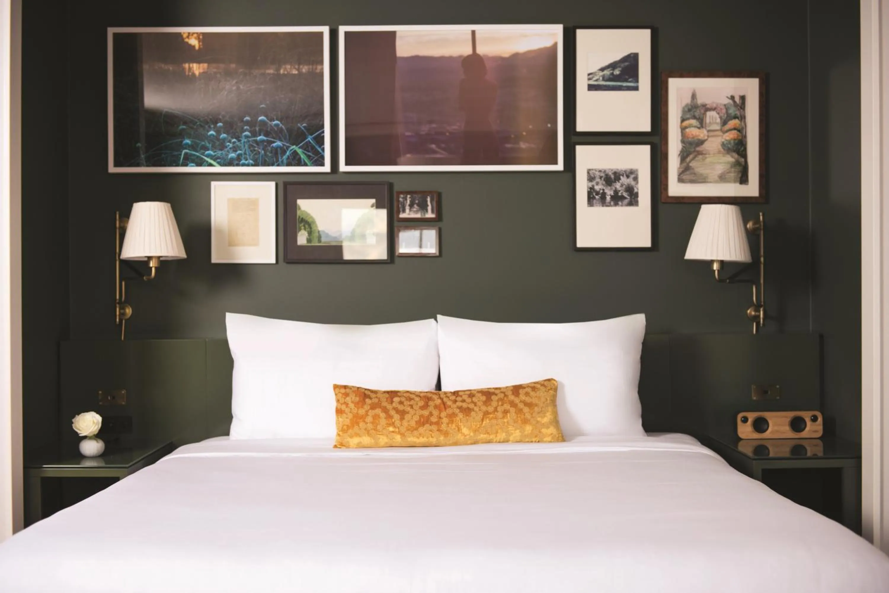 Photo of the whole room, Bed in Park MGM Las Vegas