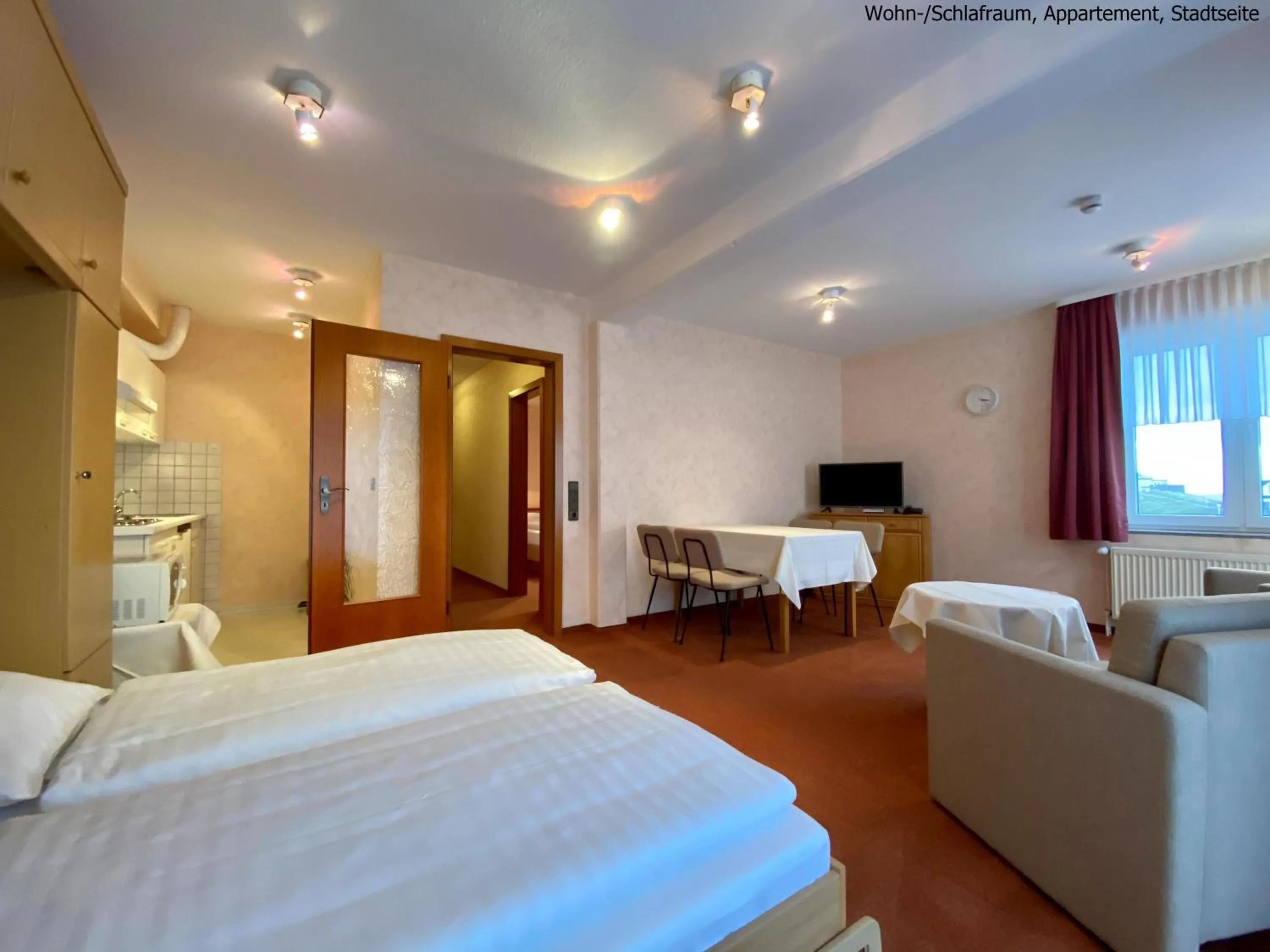 Living room, Bed in Hotel Meeresburg