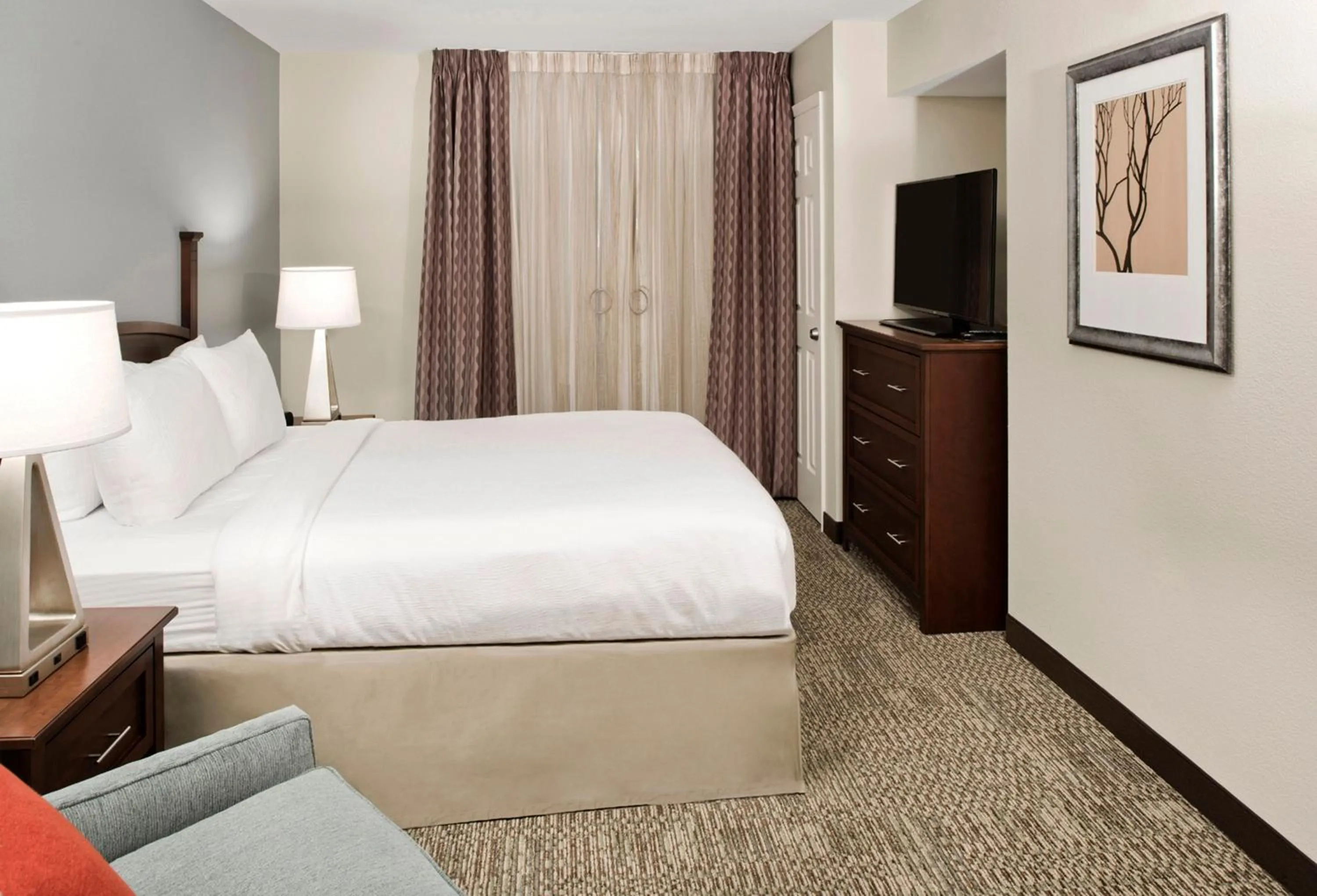 Photo of the whole room, Bed in Staybridge Suites - Charlotte Ballantyne by IHG