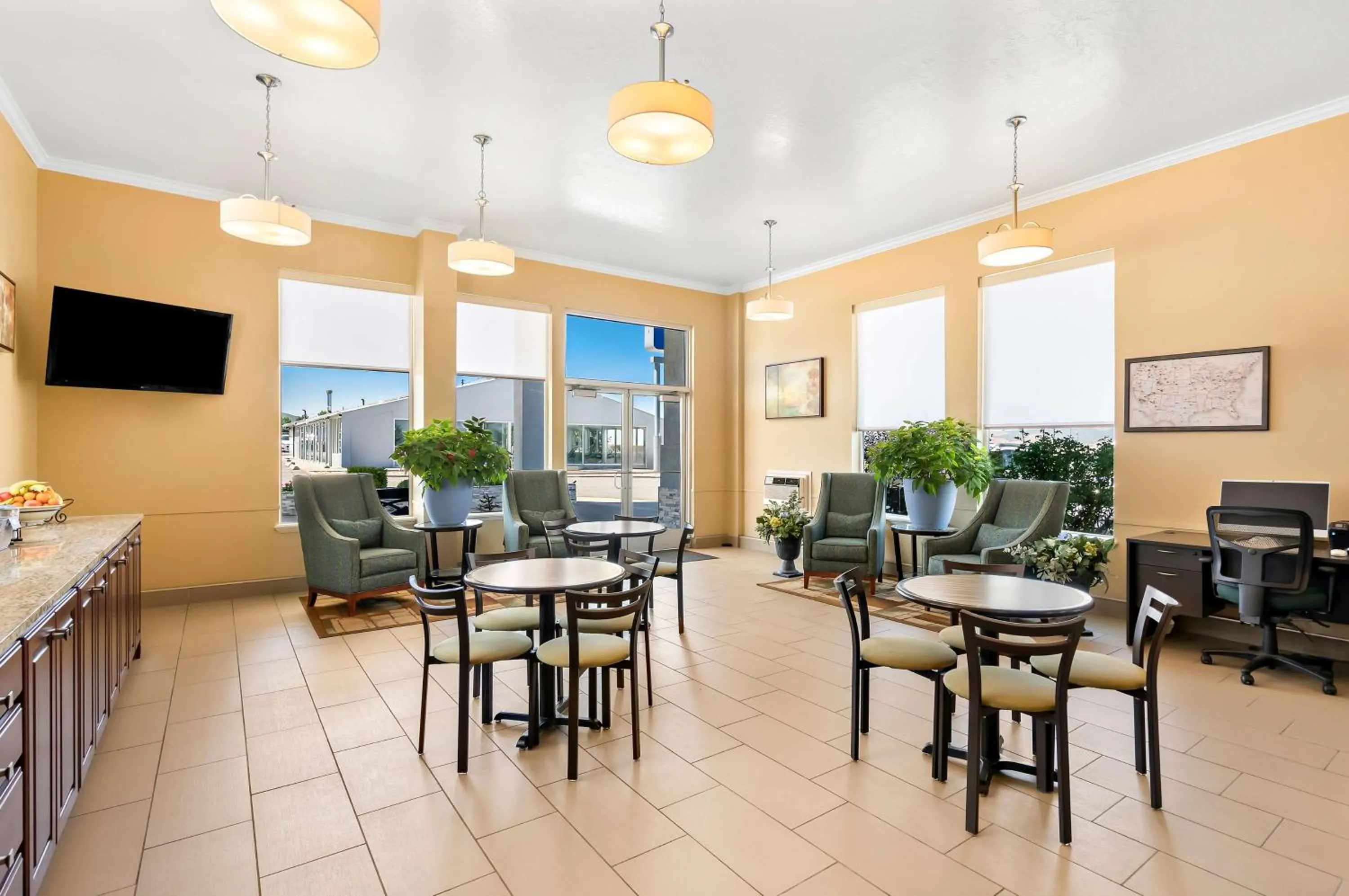 Breakfast in Best Western Paradise Inn