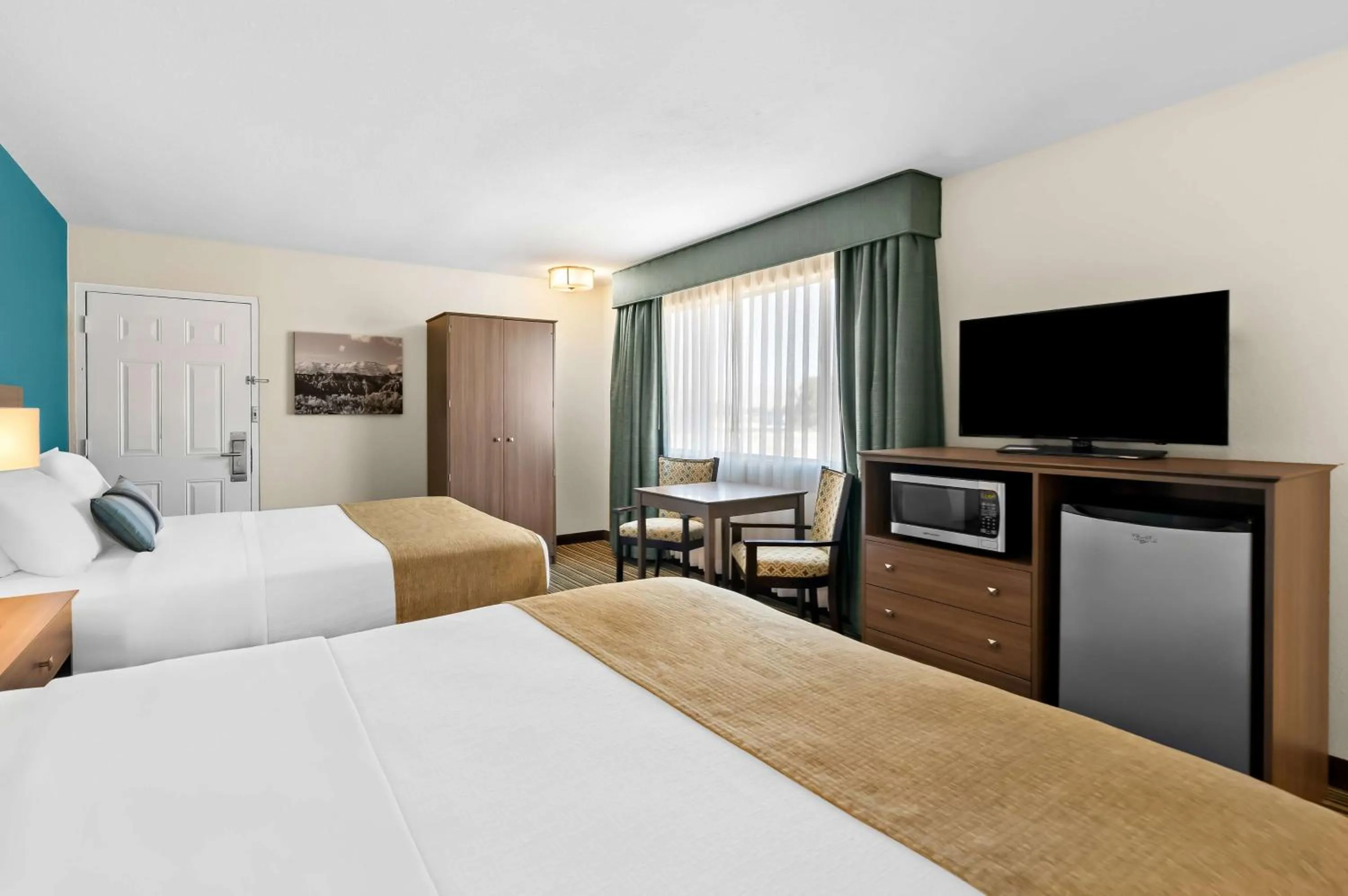 Bedroom, Bed in Best Western Paradise Inn