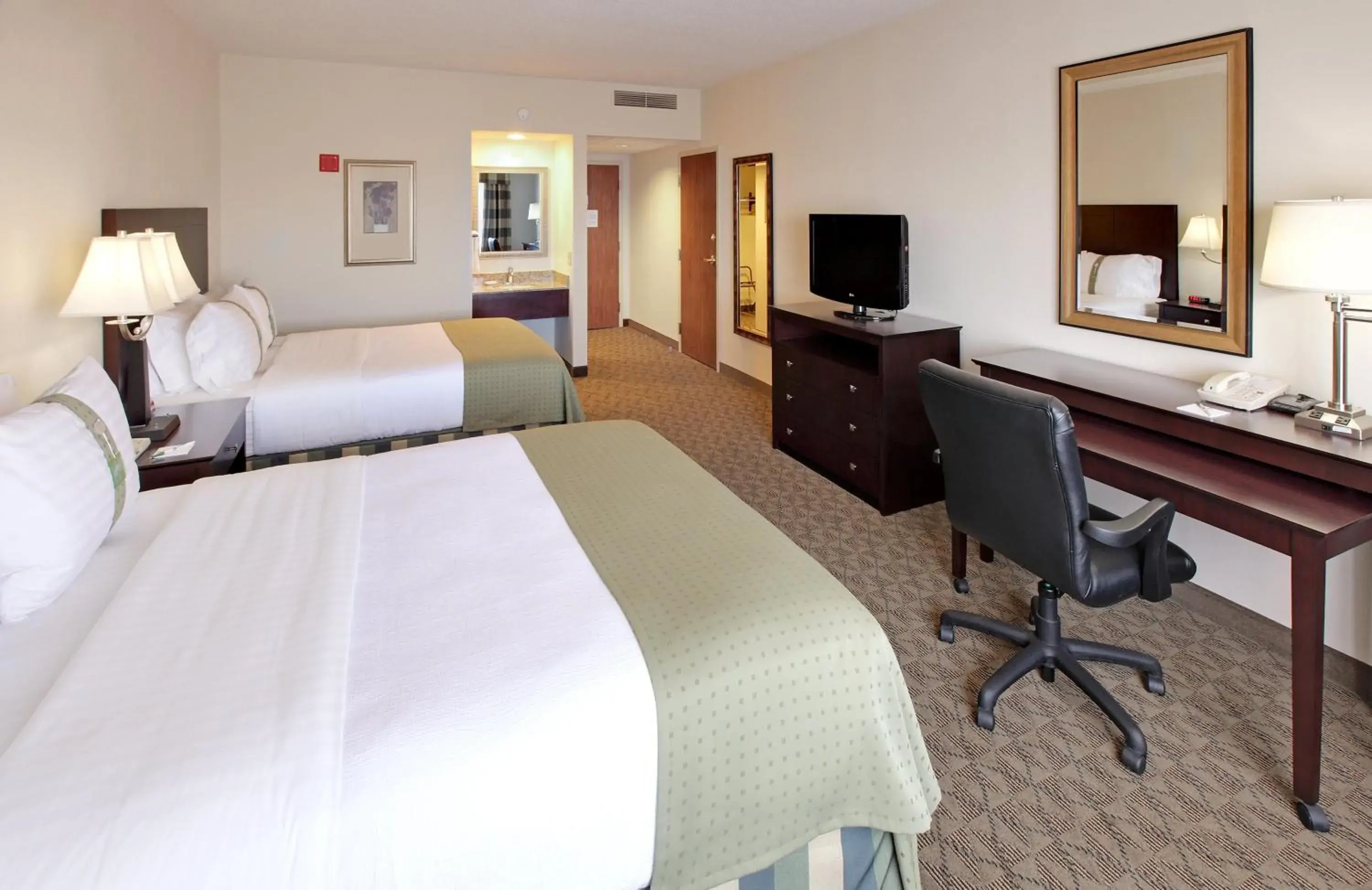 Standard Room with Two Queen Beds in Holiday Inn Springdale-Fayetteville Area by IHG Standard Room with Two Queen Beds in Holiday Inn Springdale-Fayetteville Area by IHG